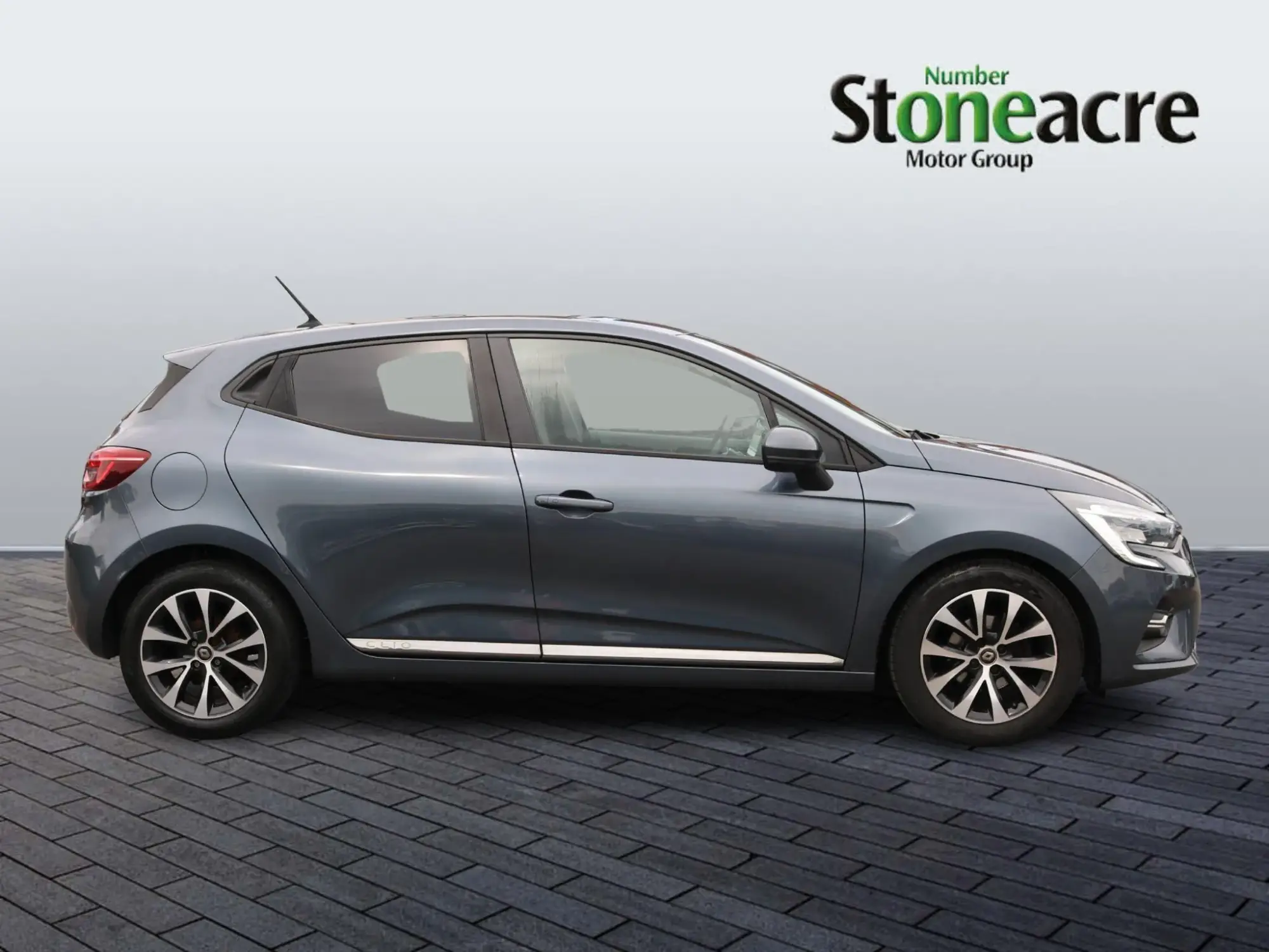 Renault Clio 1.0 TCe 100 Iconic 5dr CE70EUA Image 2