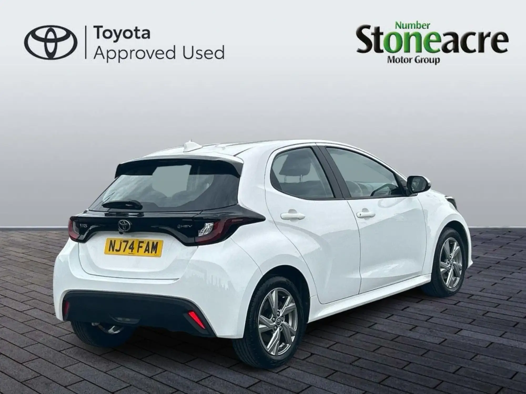 Toyota Yaris 1.5 Hybrid Icon 5dr CVT NJ74FAM Image 3