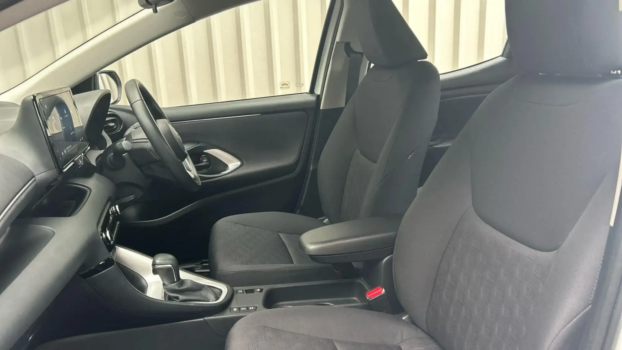 Toyota Yaris Image 14