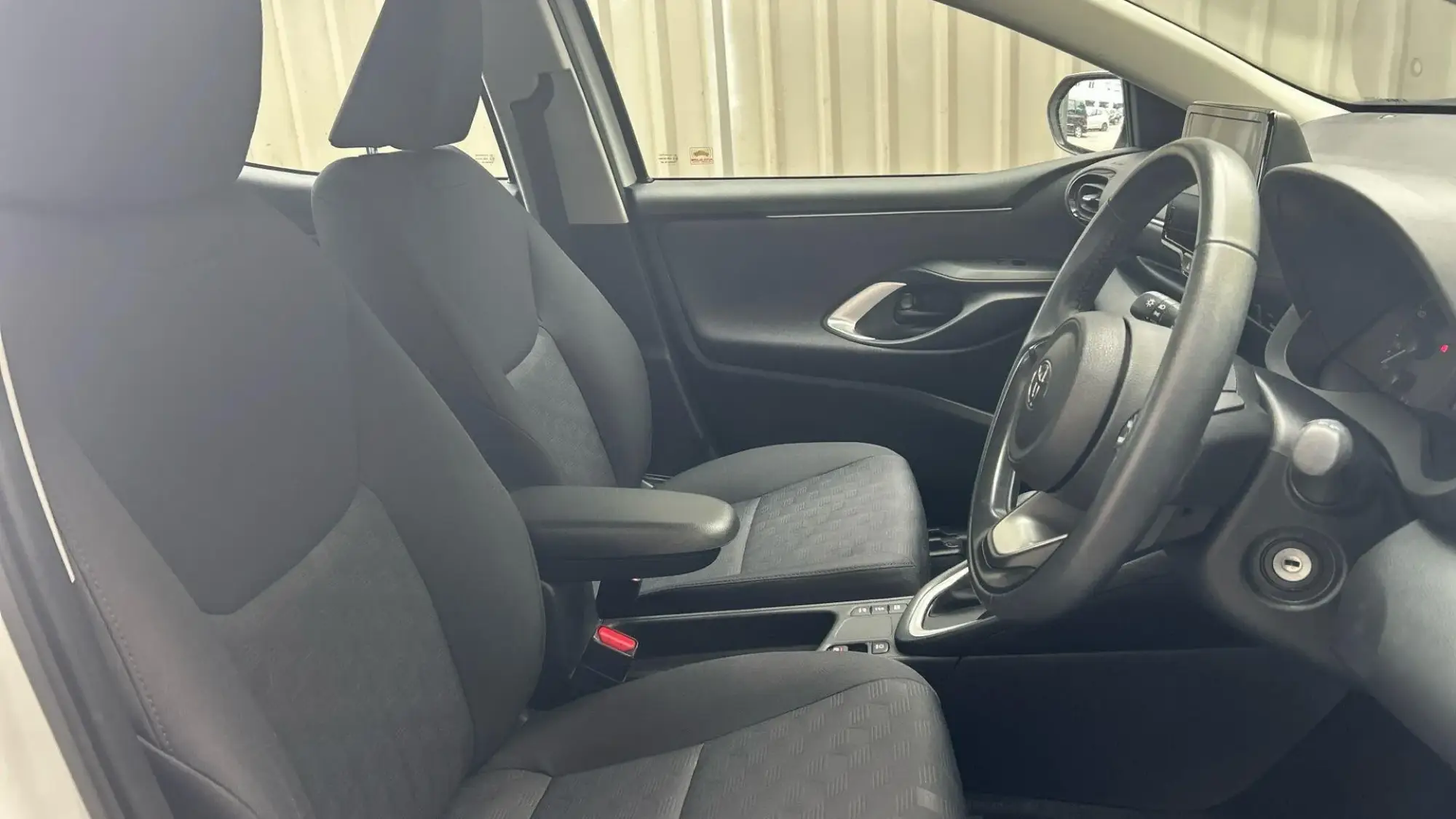 Toyota Yaris Image 15
