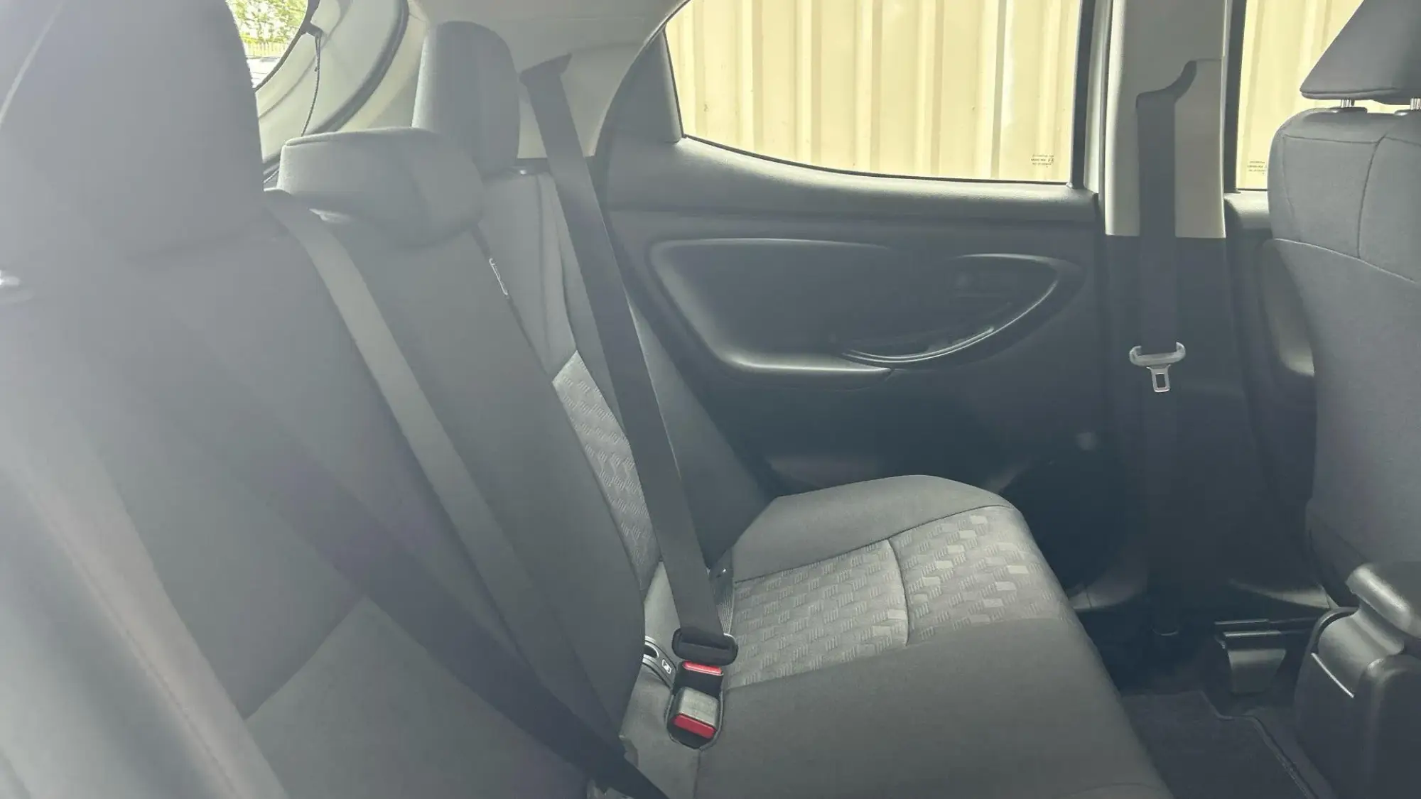 Toyota Yaris Image 16