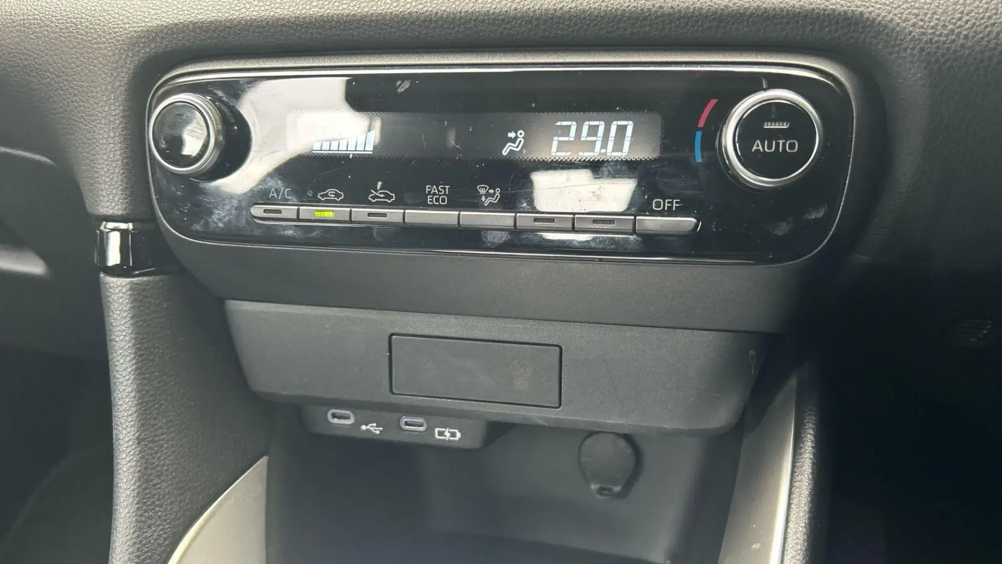 Toyota Yaris Image 29