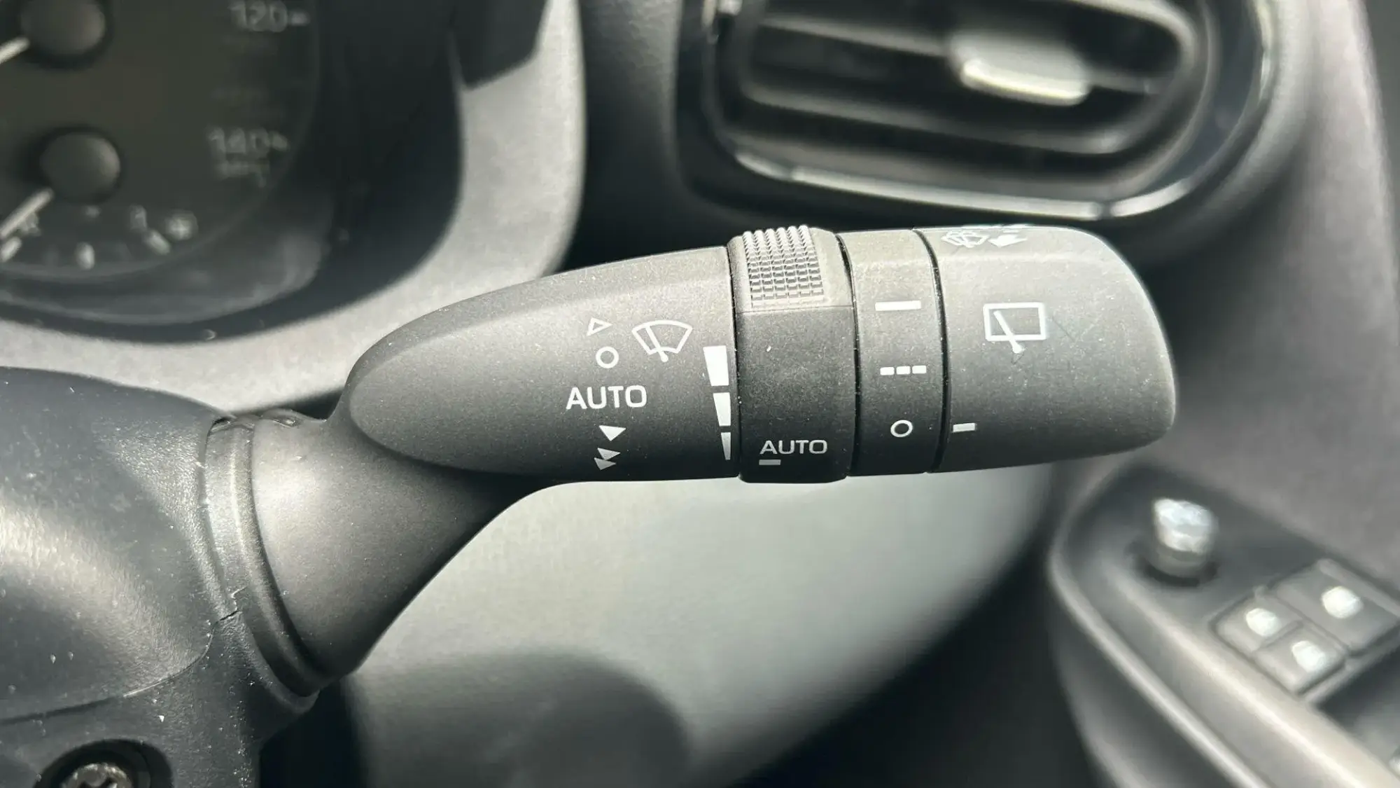 Toyota Yaris Image 37