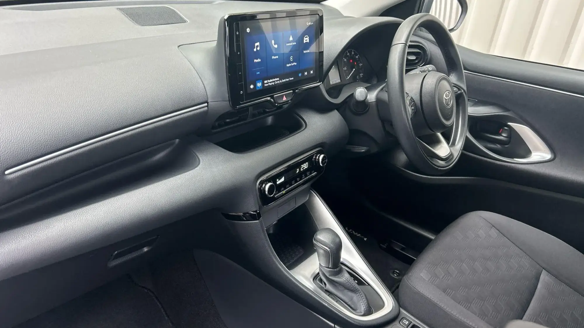 Toyota Yaris Image 38