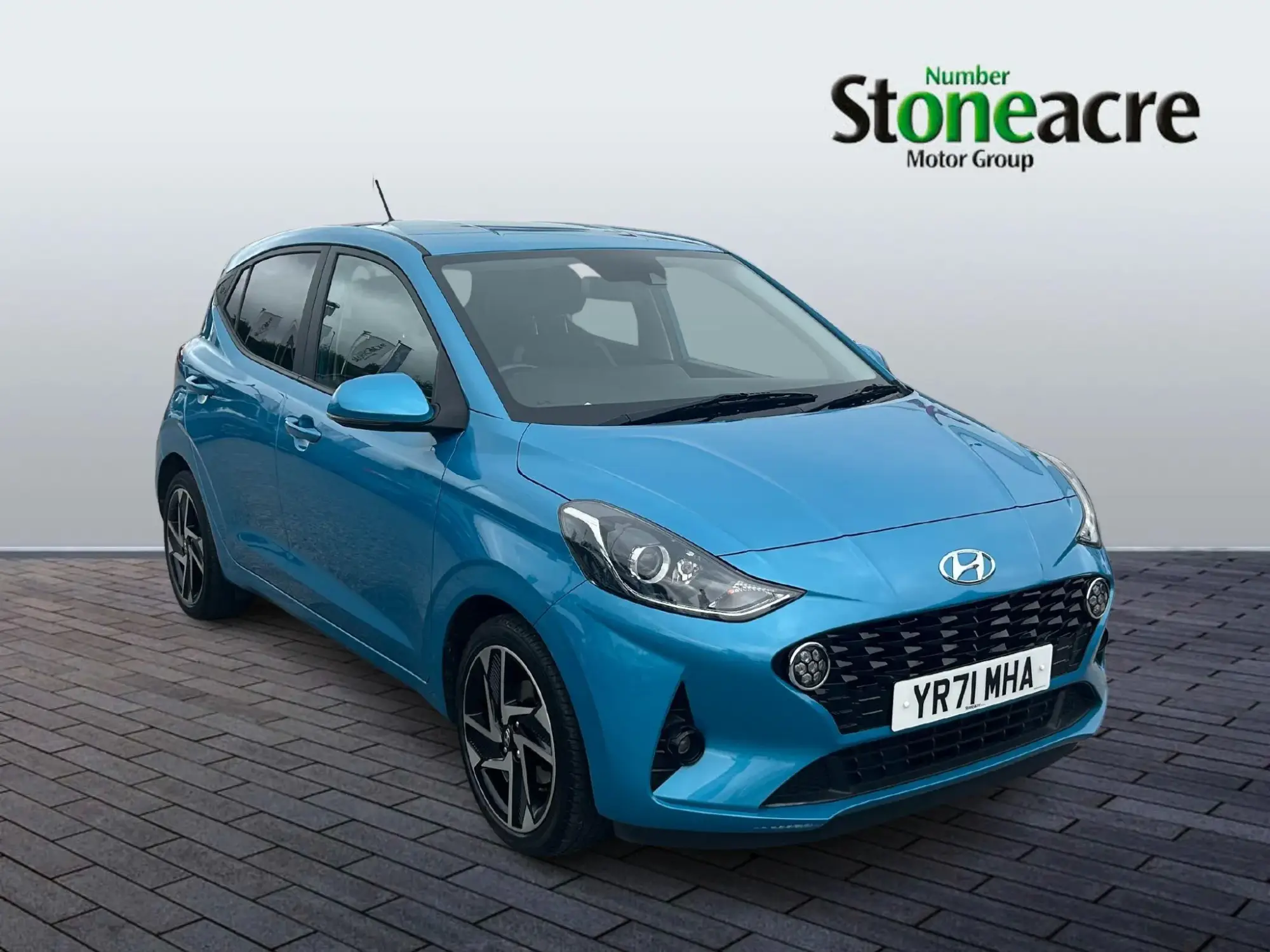 Hyundai i10 1.0 Premium Auto Euro 6 (s/s) 5dr YR71MHA Image 1