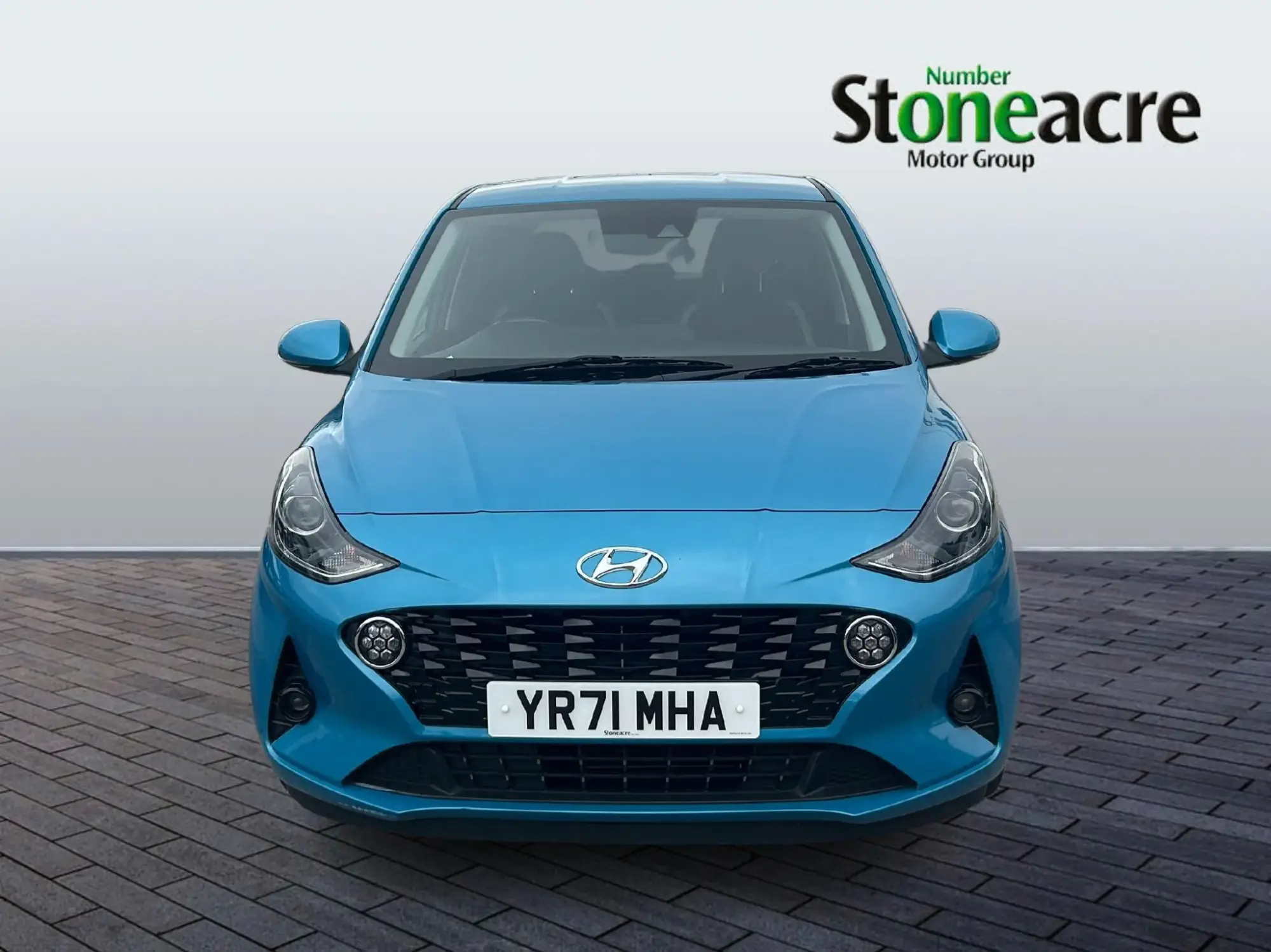 Hyundai i10 1.0 Premium Auto Euro 6 (s/s) 5dr YR71MHA Image 2