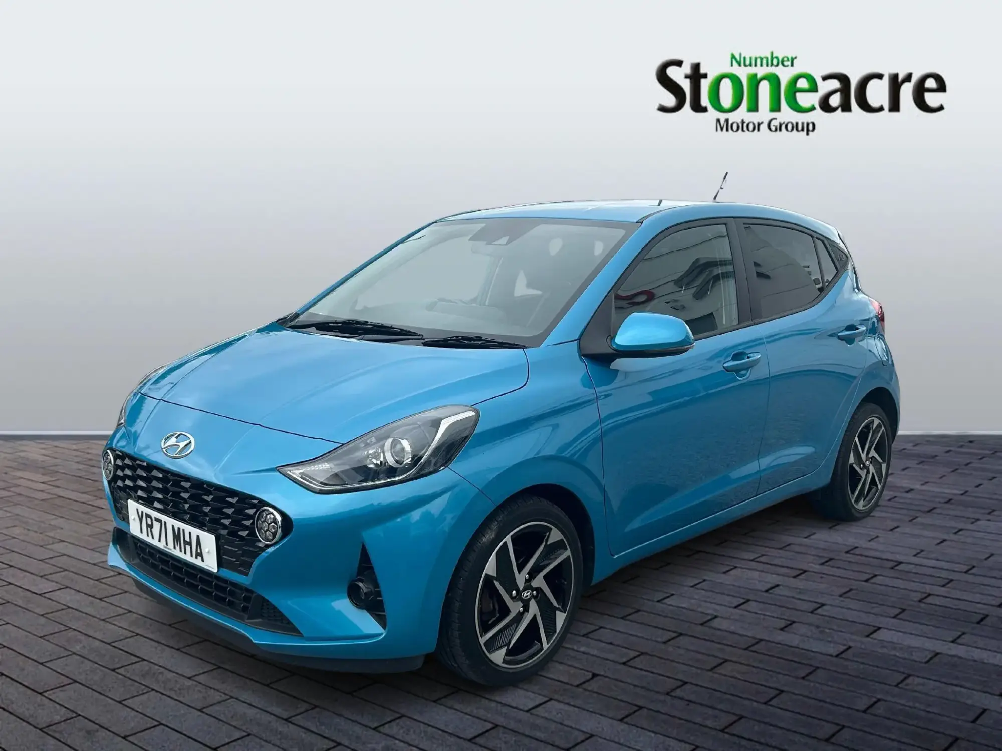 Hyundai i10 1.0 Premium Auto Euro 6 (s/s) 5dr YR71MHA Image 3