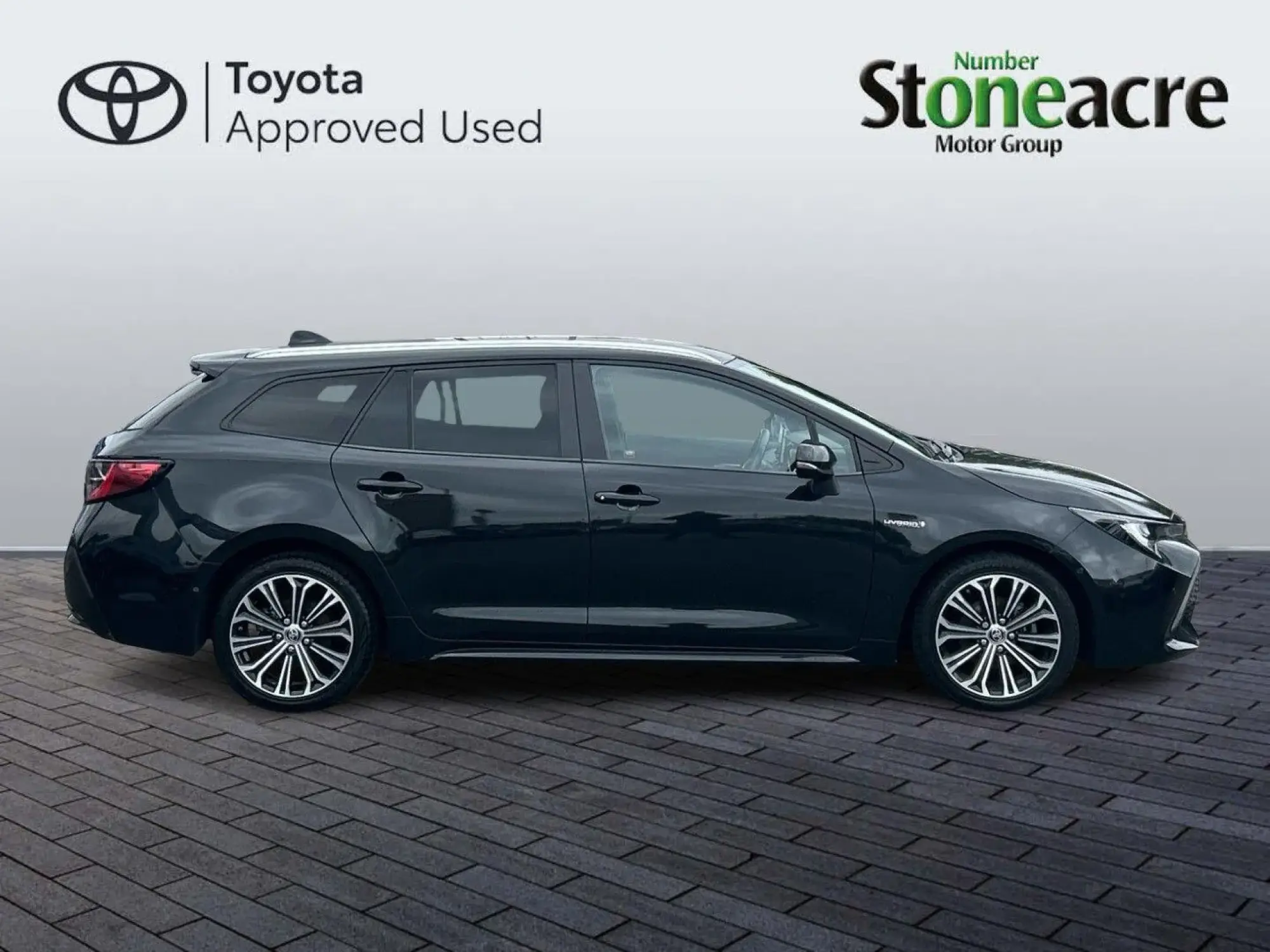 Toyota Corolla Touring Sports Image 2