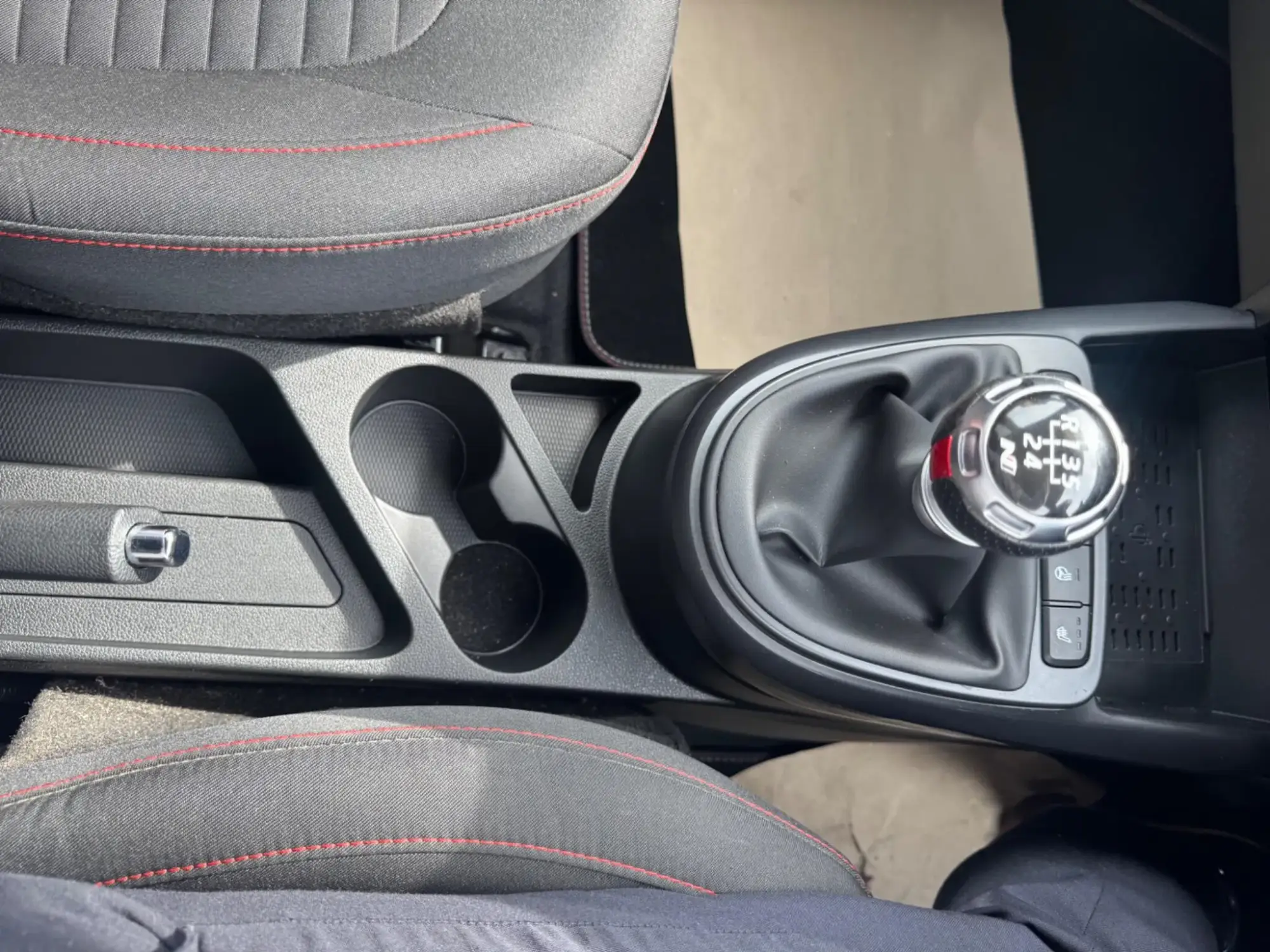 Hyundai i10 Image 9