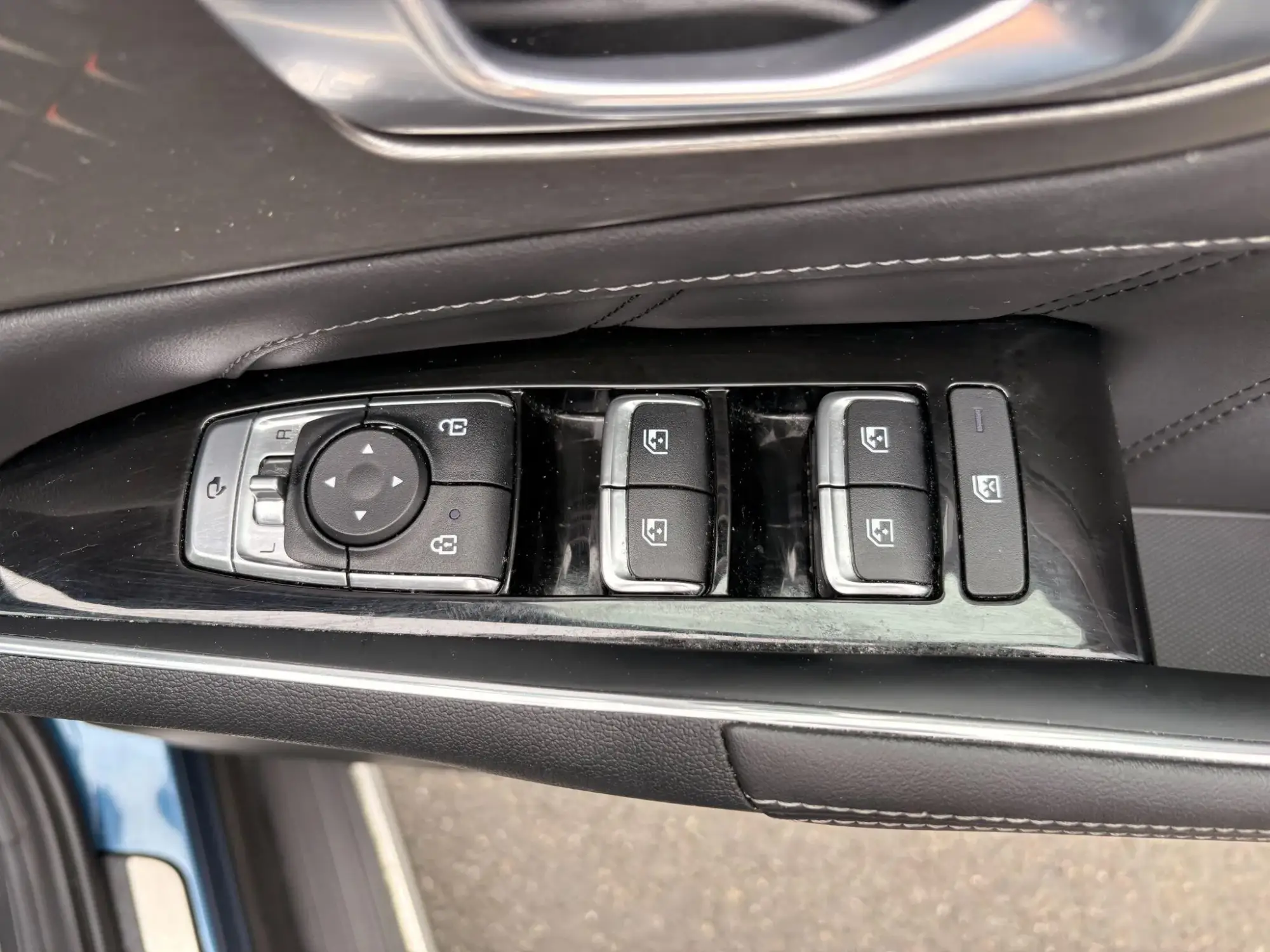 Kia Sorento Hybrid Image 27 Kia Sorento Hybrid Image 27