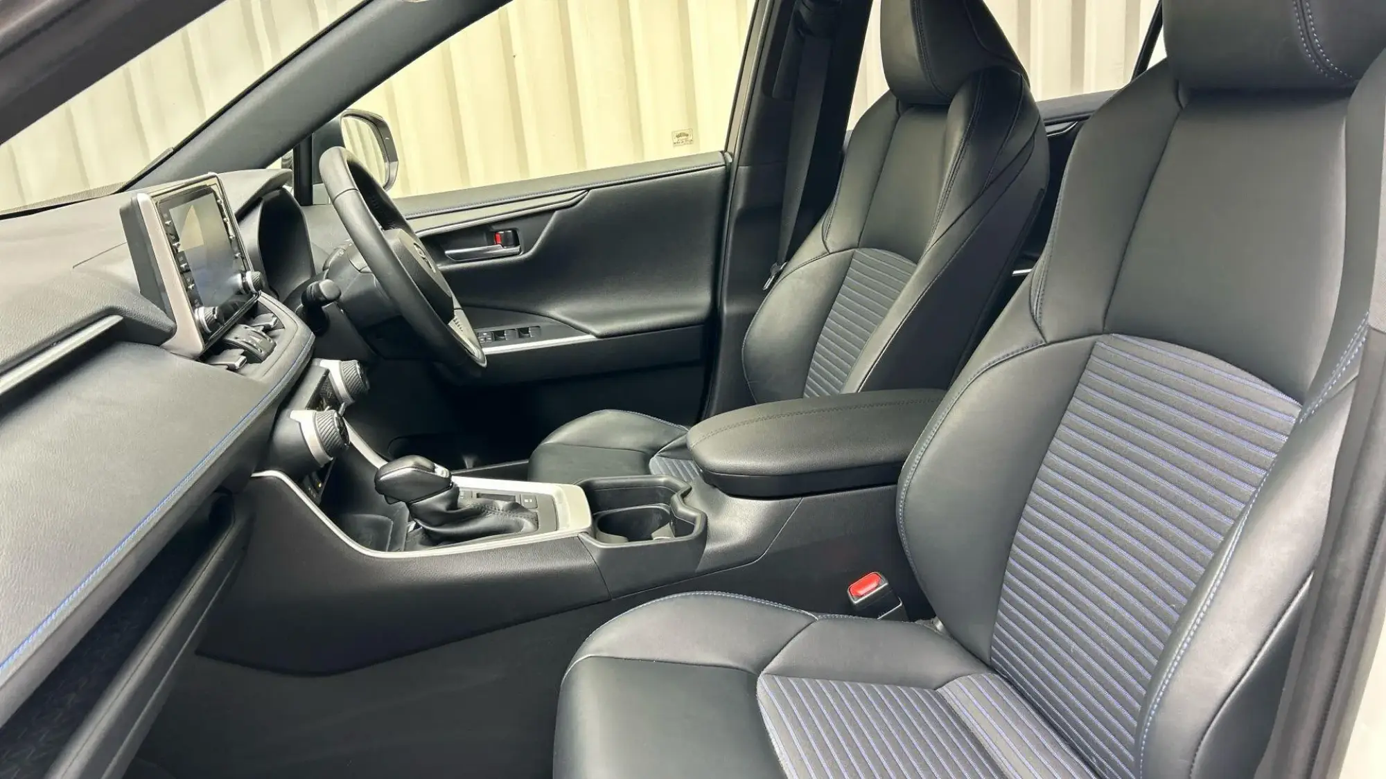 Toyota RAV4 Self-Charging Hybrid Image 14 Toyota RAV4 Self-Charging Hybrid Image 14