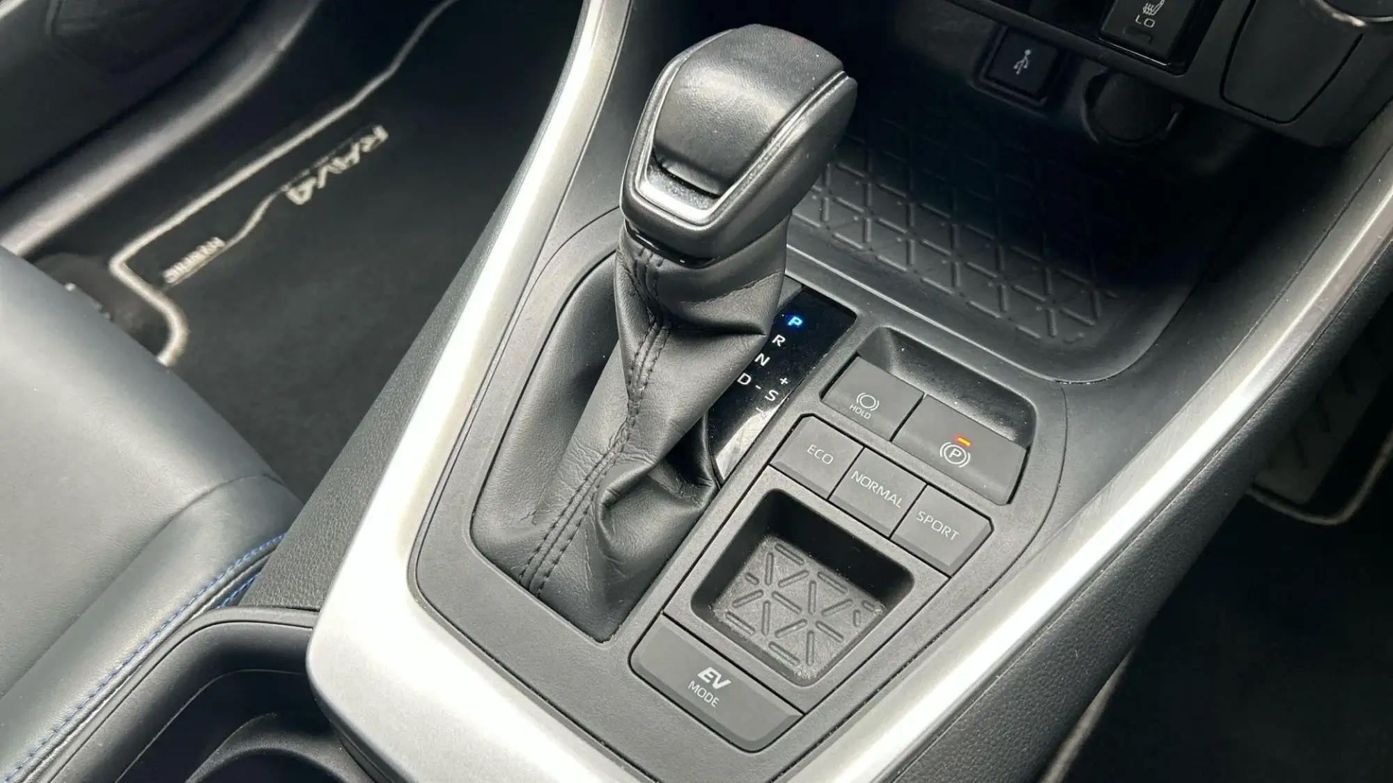 Toyota RAV4 Self-Charging Hybrid Image 34 Toyota RAV4 Self-Charging Hybrid Image 34
