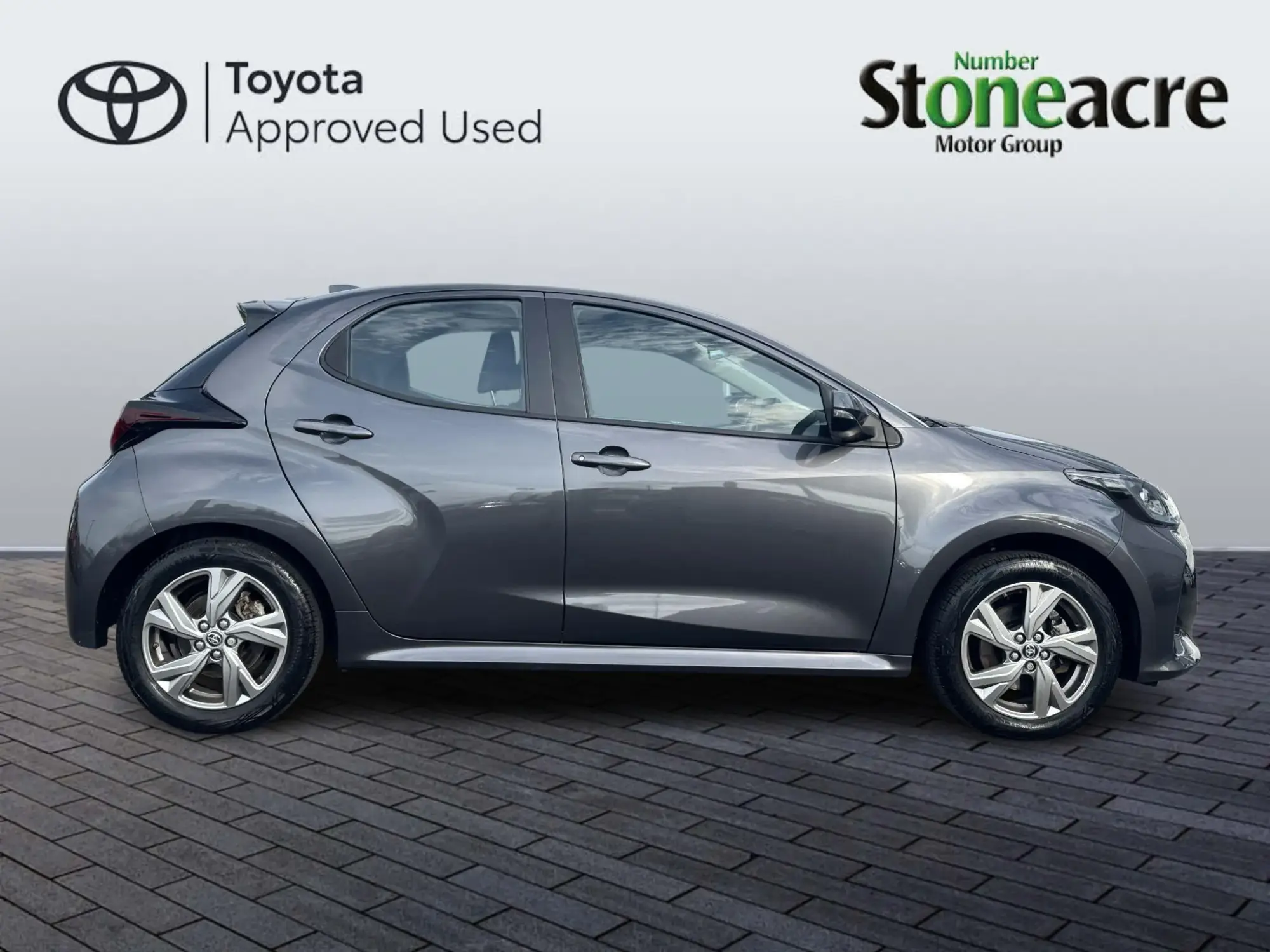 Toyota Yaris Image 2