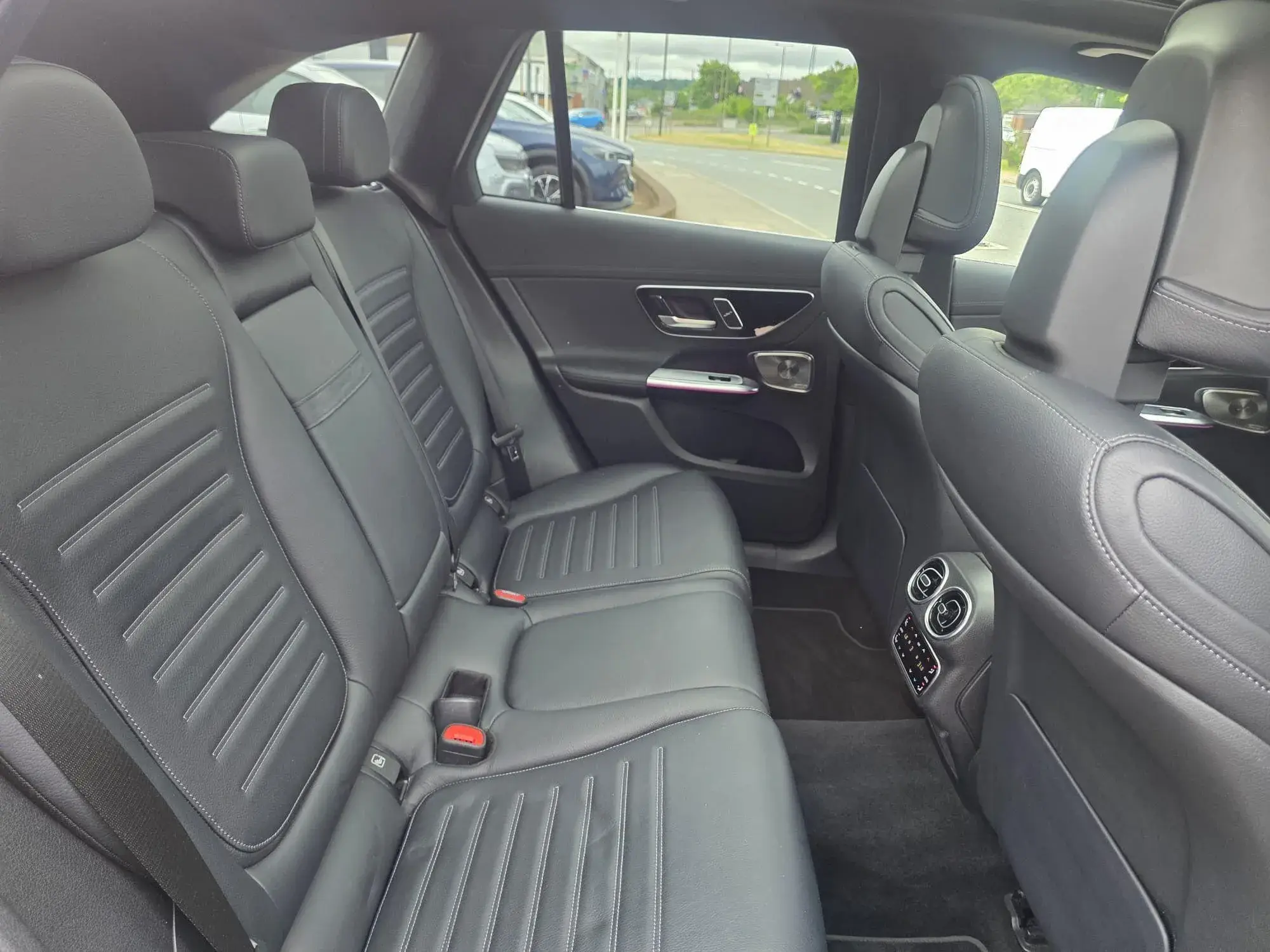 Mercedes-Benz GLC Image 14 Mercedes-Benz GLC Image 14