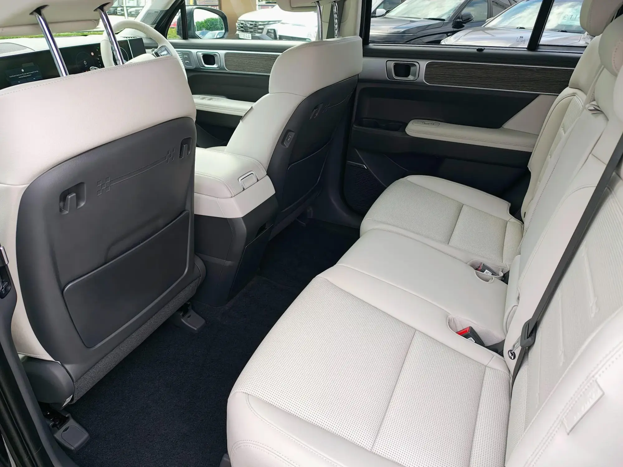 Hyundai SANTA FE Plug-in Hybrid Image 12