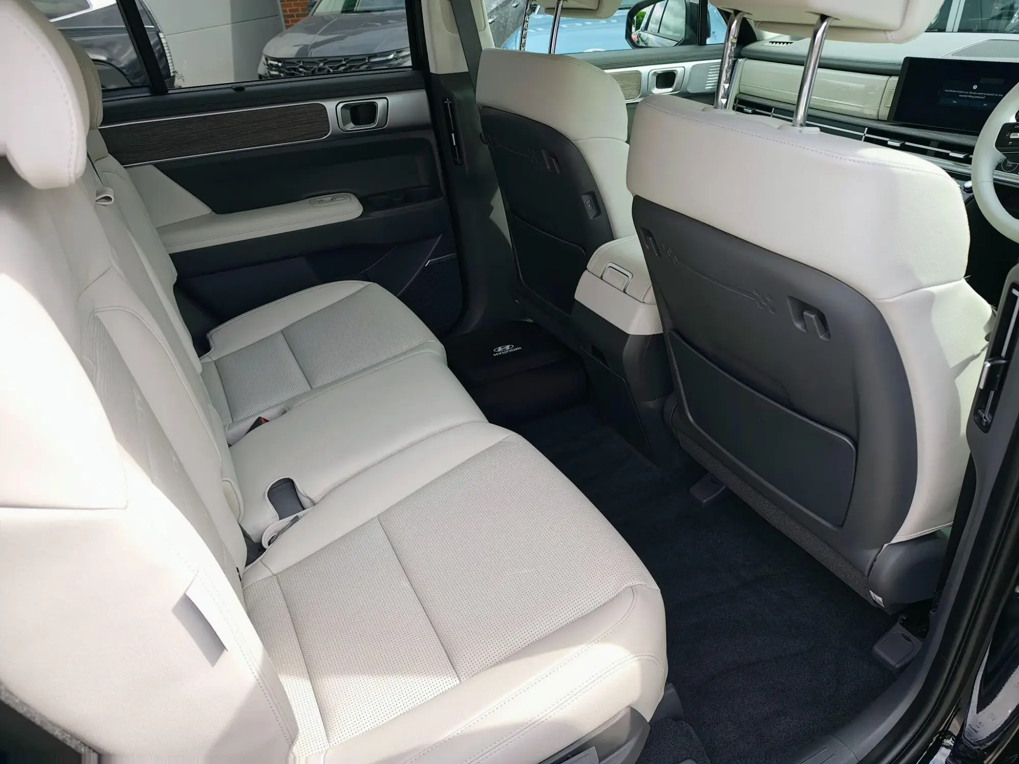 Hyundai SANTA FE Plug-in Hybrid Image 13