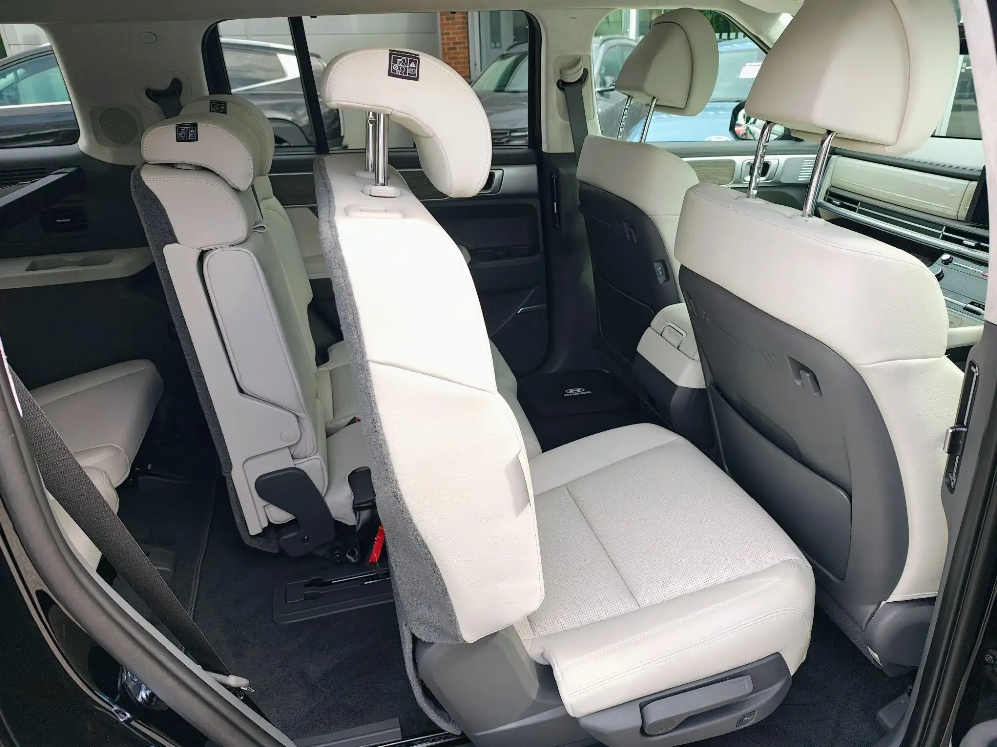 Hyundai SANTA FE Plug-in Hybrid Image 15