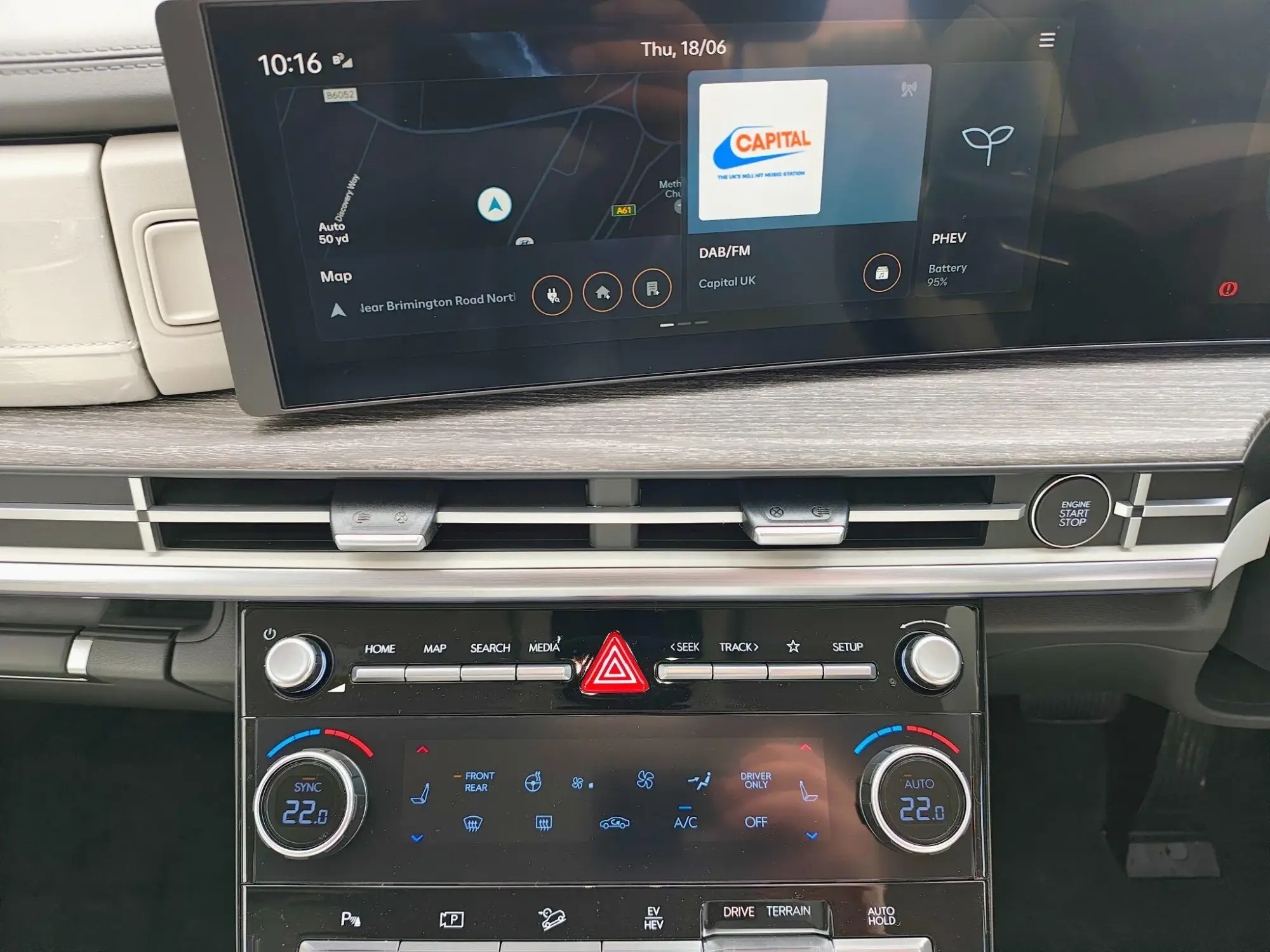 Hyundai SANTA FE Plug-in Hybrid Image 22