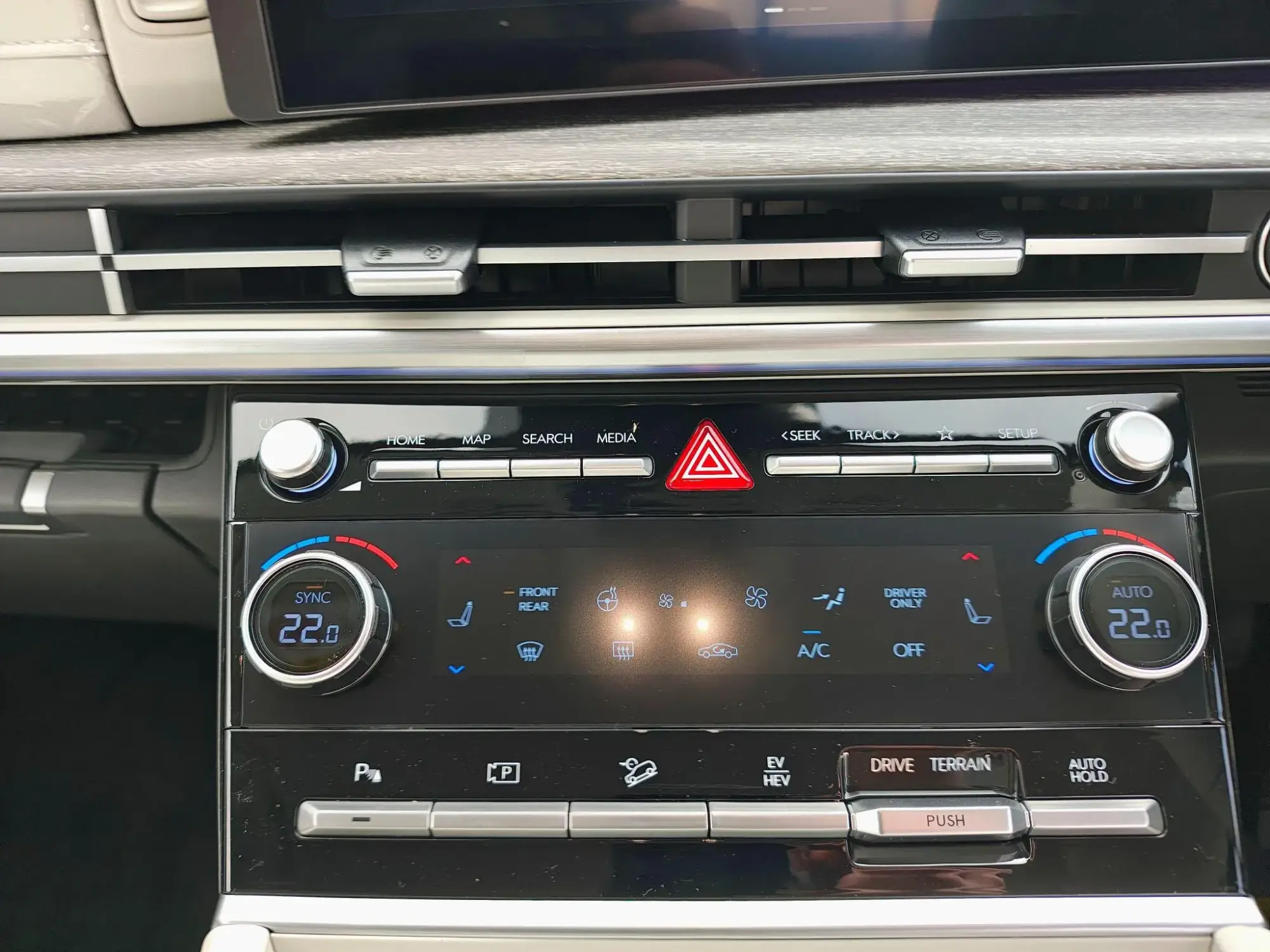 Hyundai SANTA FE Plug-in Hybrid Image 24