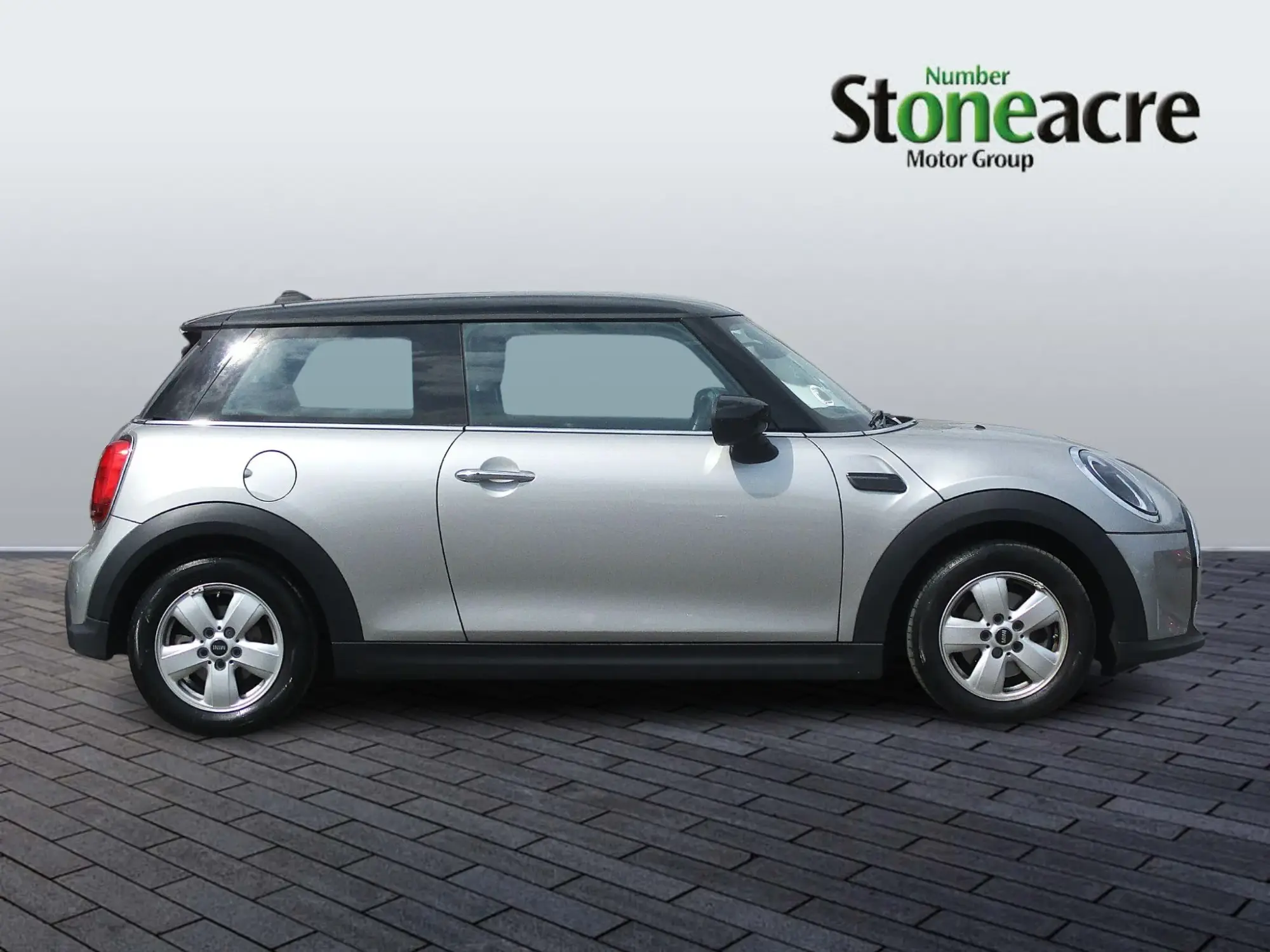 MINI Hatch 1.5 Cooper Classic Steptronic Euro 6 (s/s) 3dr NA73LPN Image 2