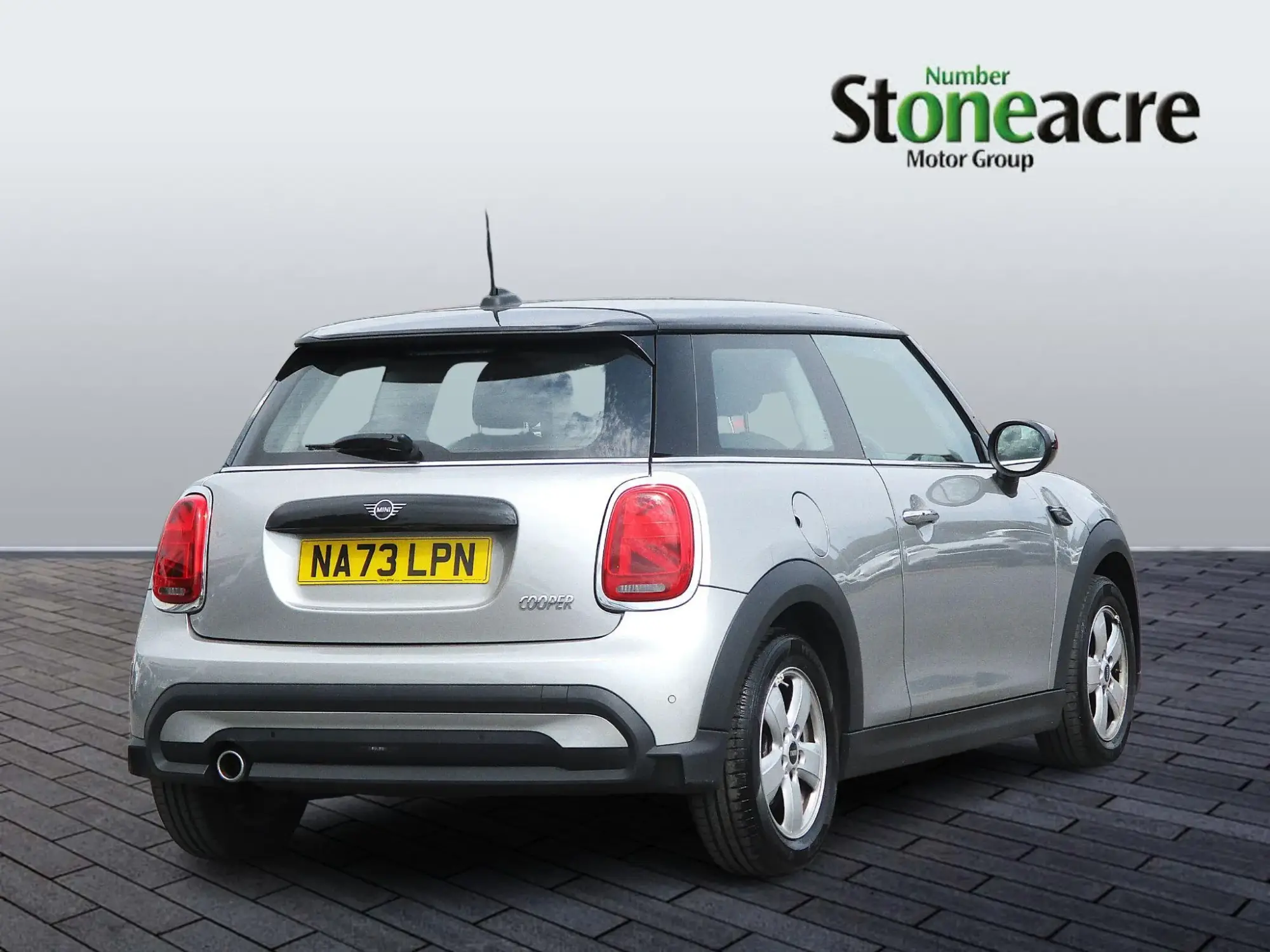 MINI Hatch 1.5 Cooper Classic Steptronic Euro 6 (s/s) 3dr NA73LPN Image 3