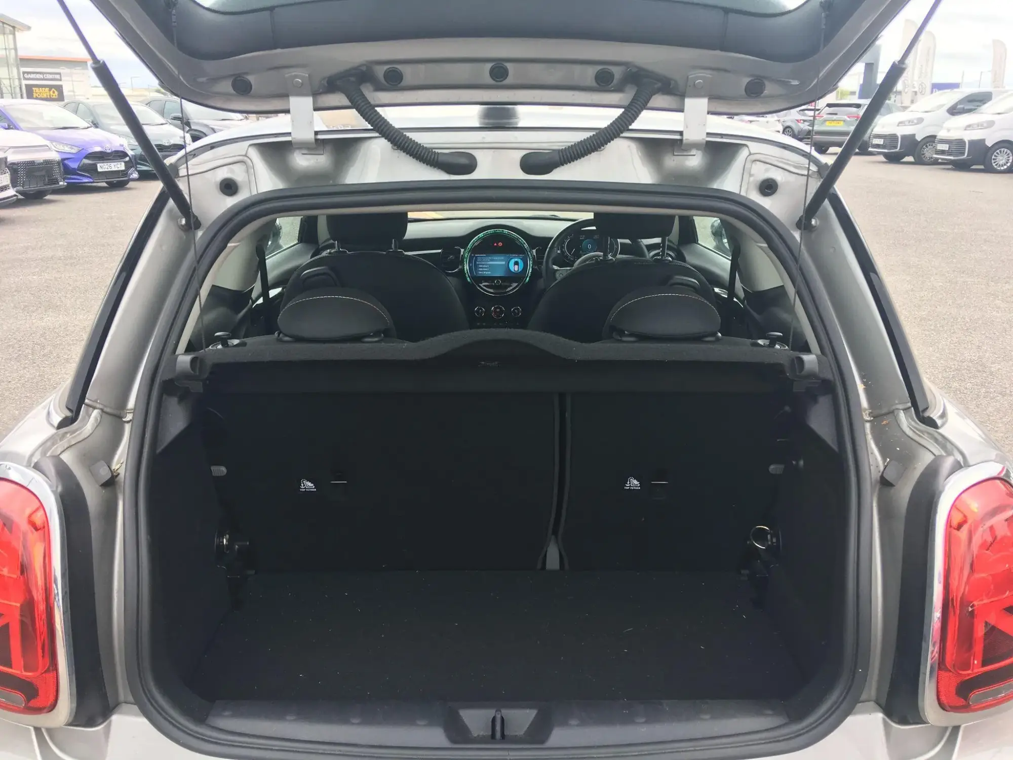 MINI Hatch Image 10 MINI Hatch Image 10