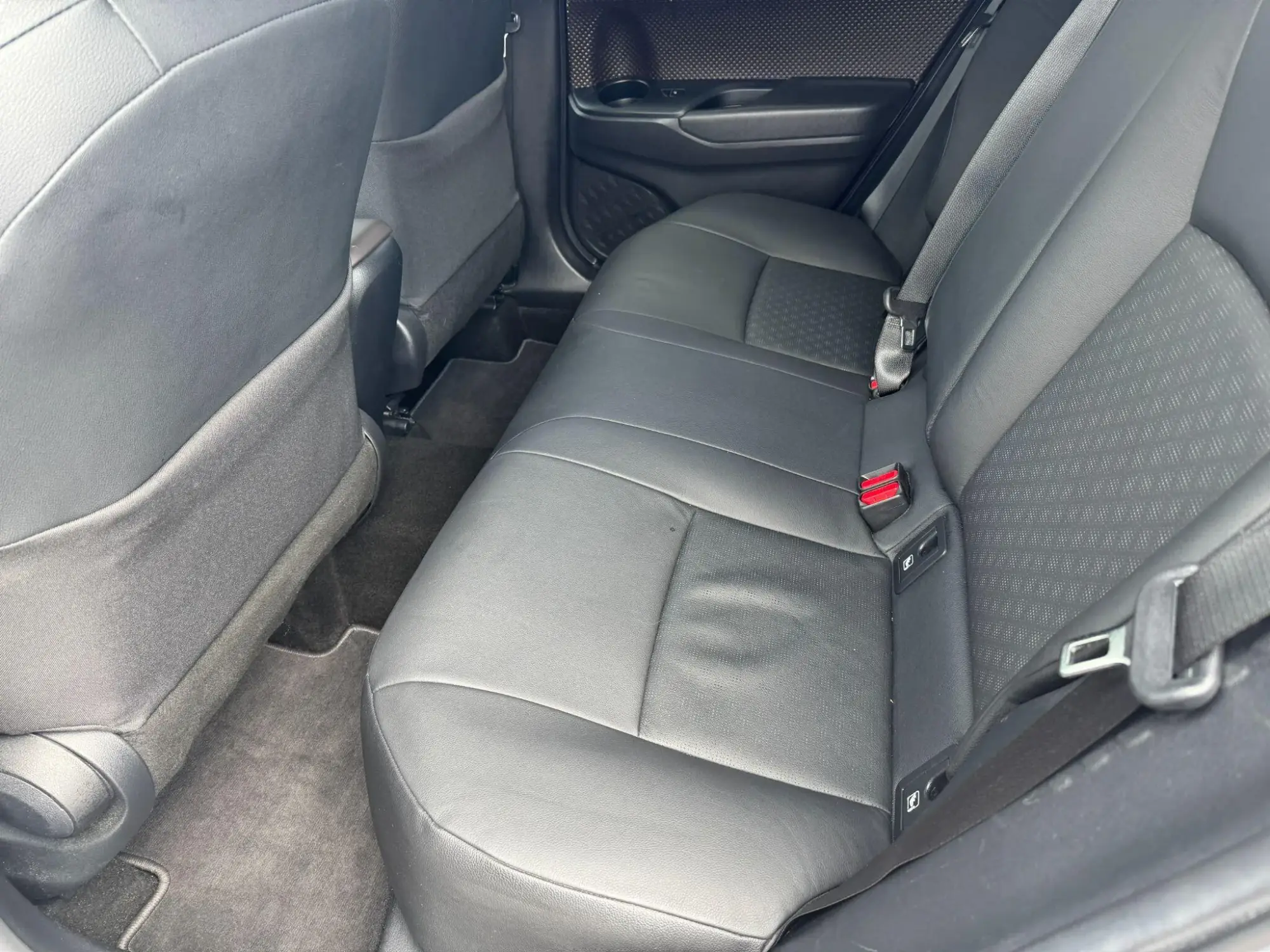 Toyota C-HR Self-Charging Hybrid Image 13 Toyota C-HR Self-Charging Hybrid Image 13