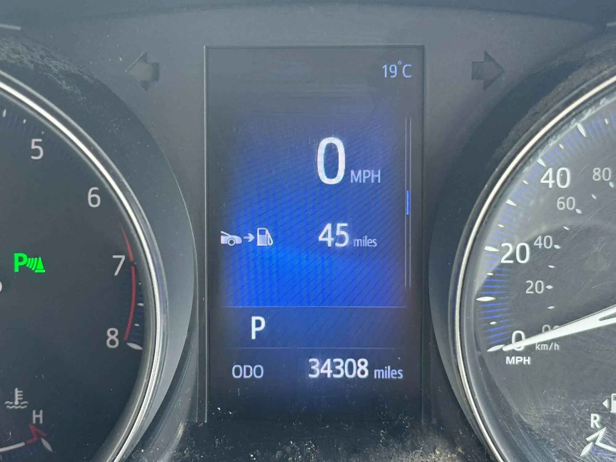 Toyota C-HR Self-Charging Hybrid Image 18 Toyota C-HR Self-Charging Hybrid Image 18