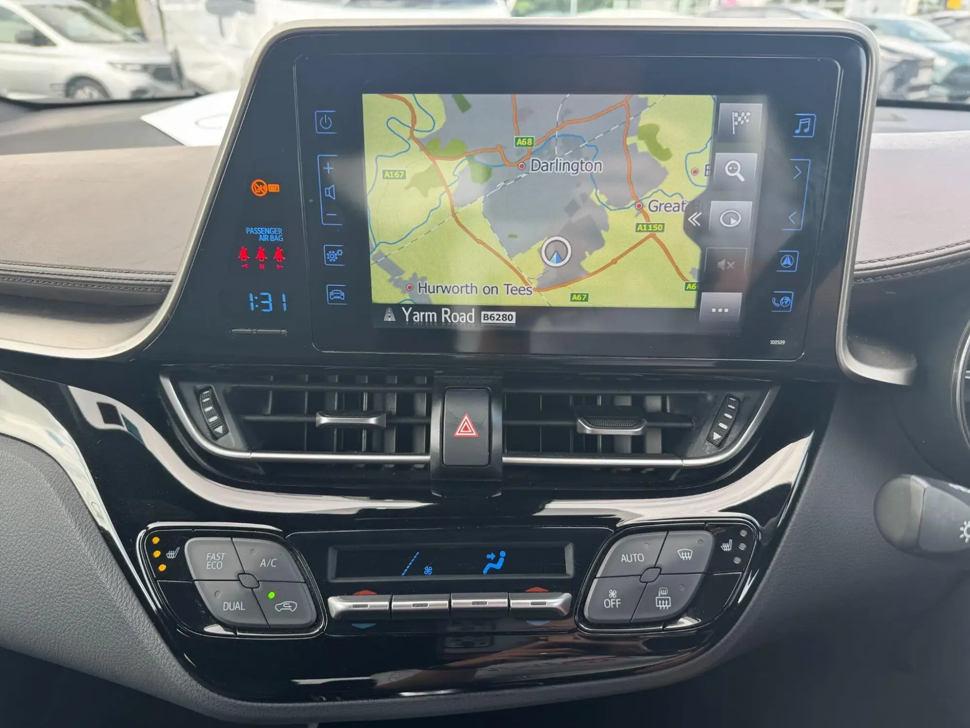 Toyota C-HR Self-Charging Hybrid Image 19 Toyota C-HR Self-Charging Hybrid Image 19