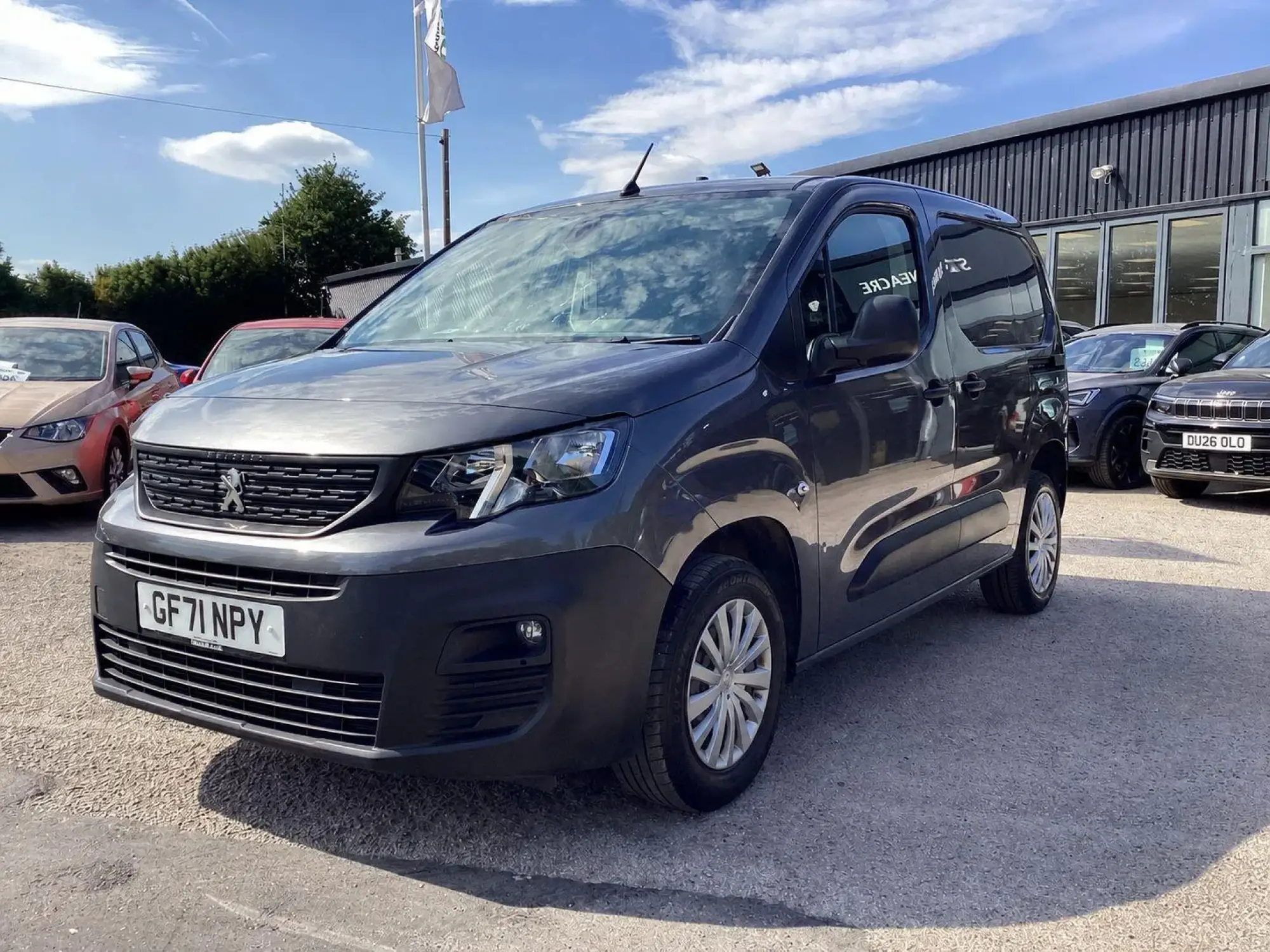 Peugeot Partner 1.5 BlueHDi 1000 Professional Premium Standard Panel Van EAT8 SWB Euro 6 (s/s) 5dr V1HDS Image 3