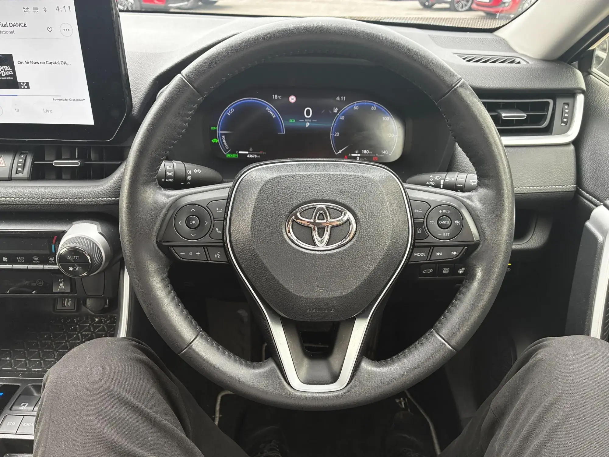 Toyota RAV4 Image 10
