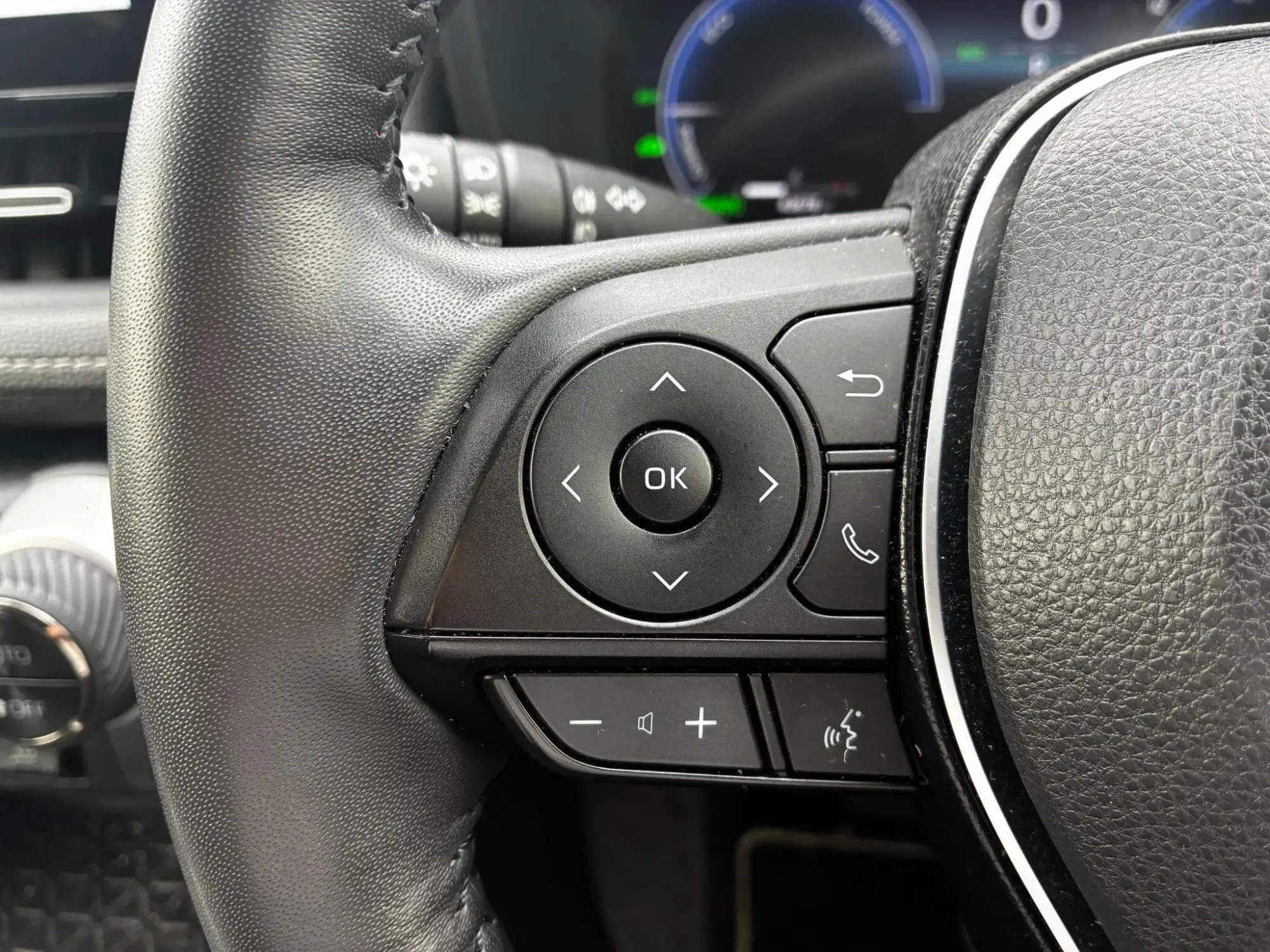 Toyota RAV4 Image 11