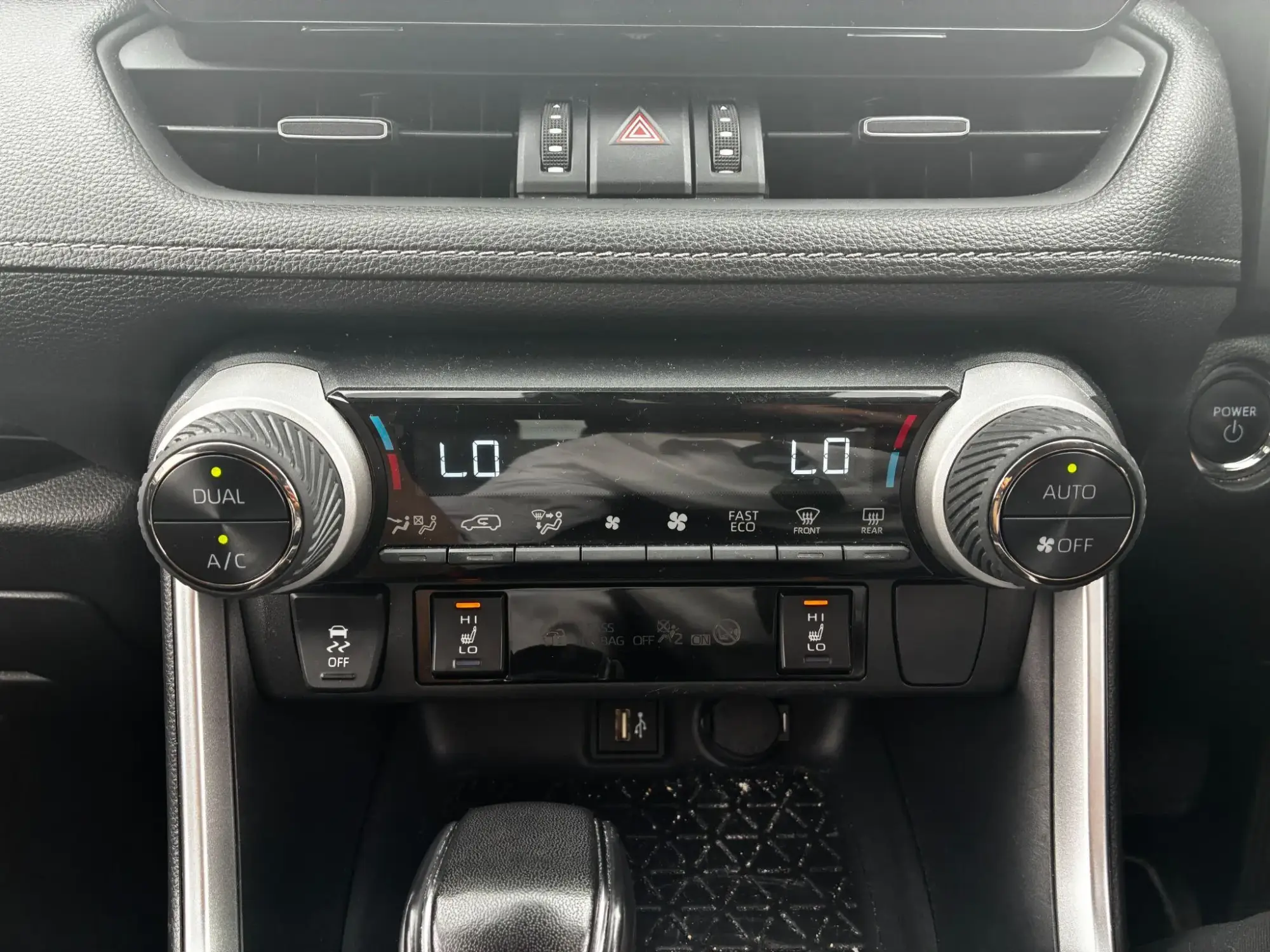 Toyota RAV4 Image 20