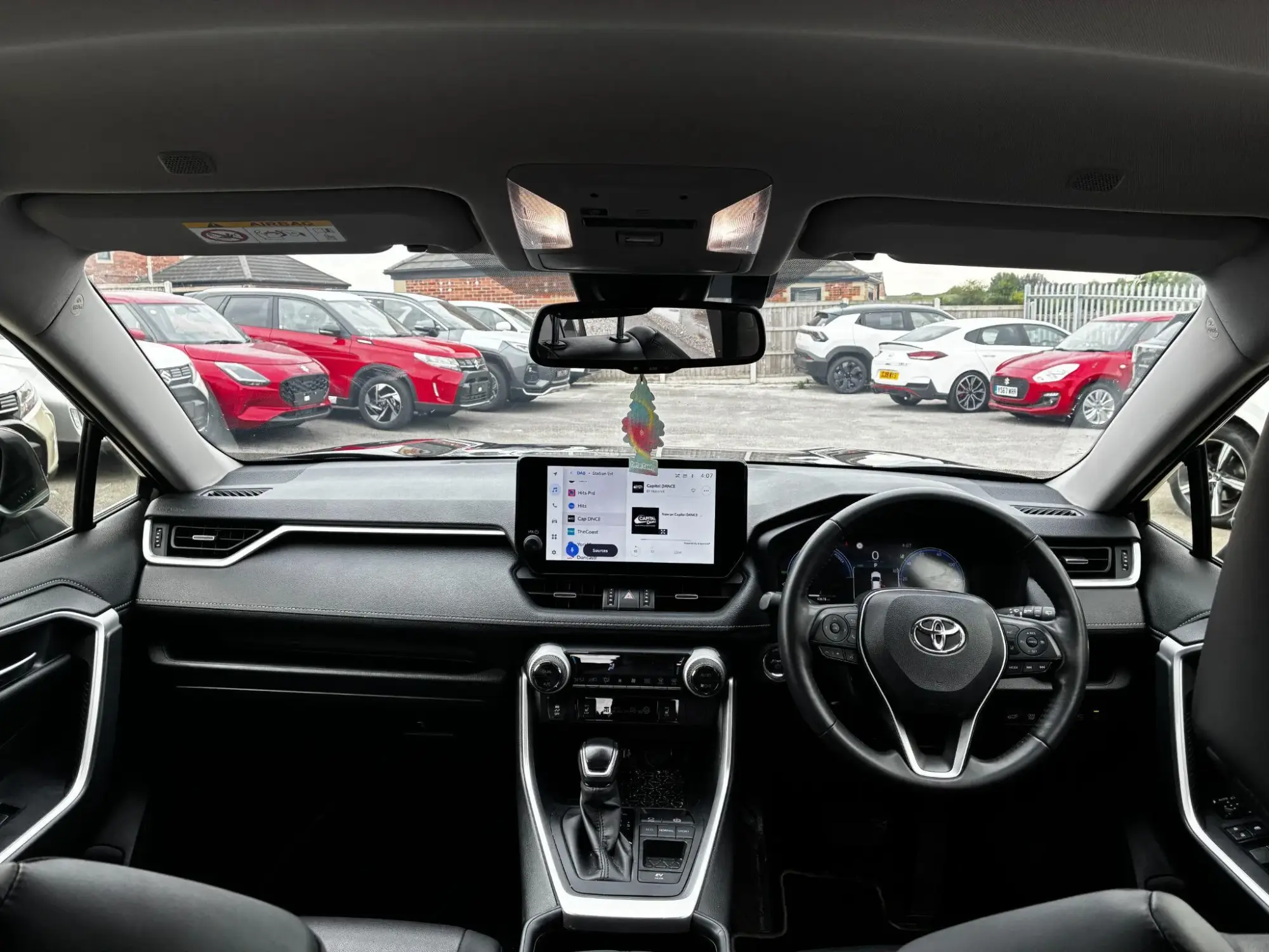 Toyota RAV4 Image 23