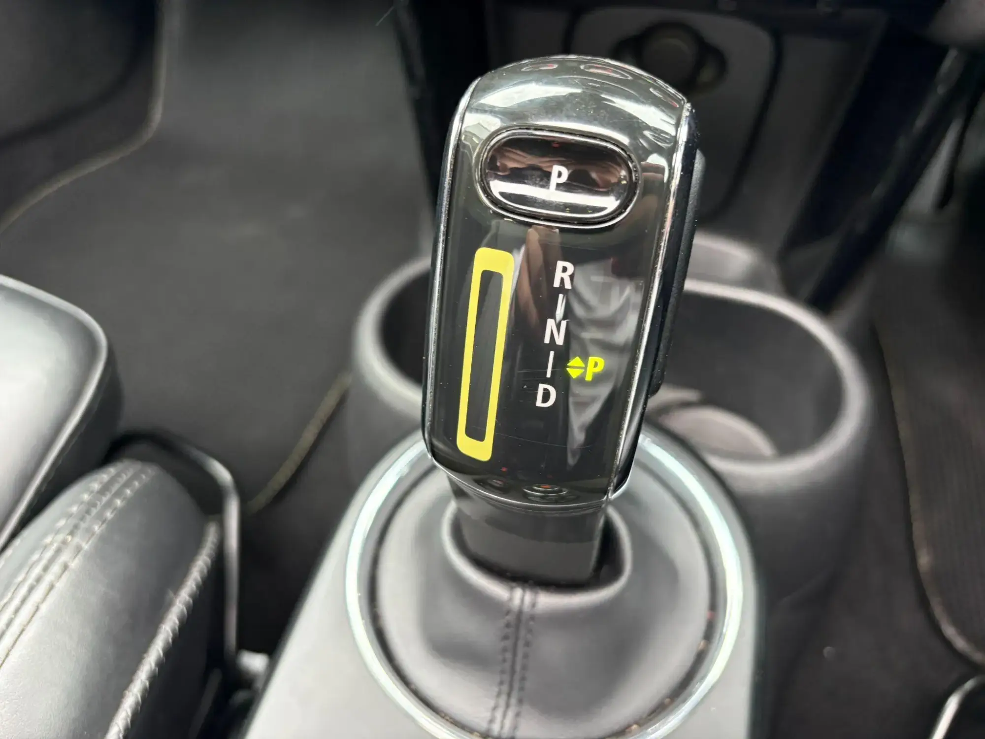 MINI Electric Hatch Image 10 MINI Electric Hatch Image 10