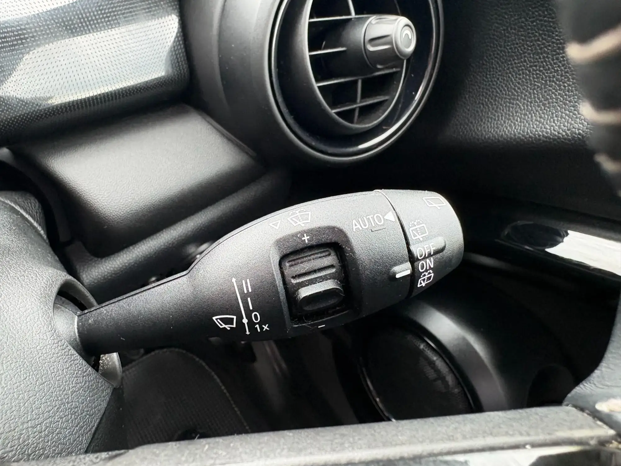 MINI Electric Hatch Image 20 MINI Electric Hatch Image 20