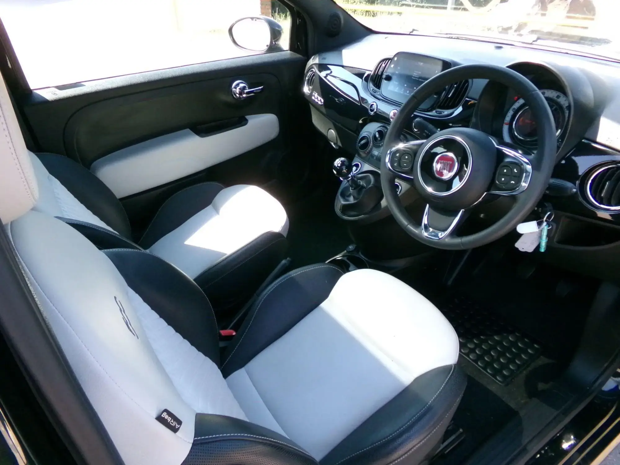 Fiat 500 1.0 Mild Hybrid Dolcevita [Part Leather] 3dr WM22HFW Image 2