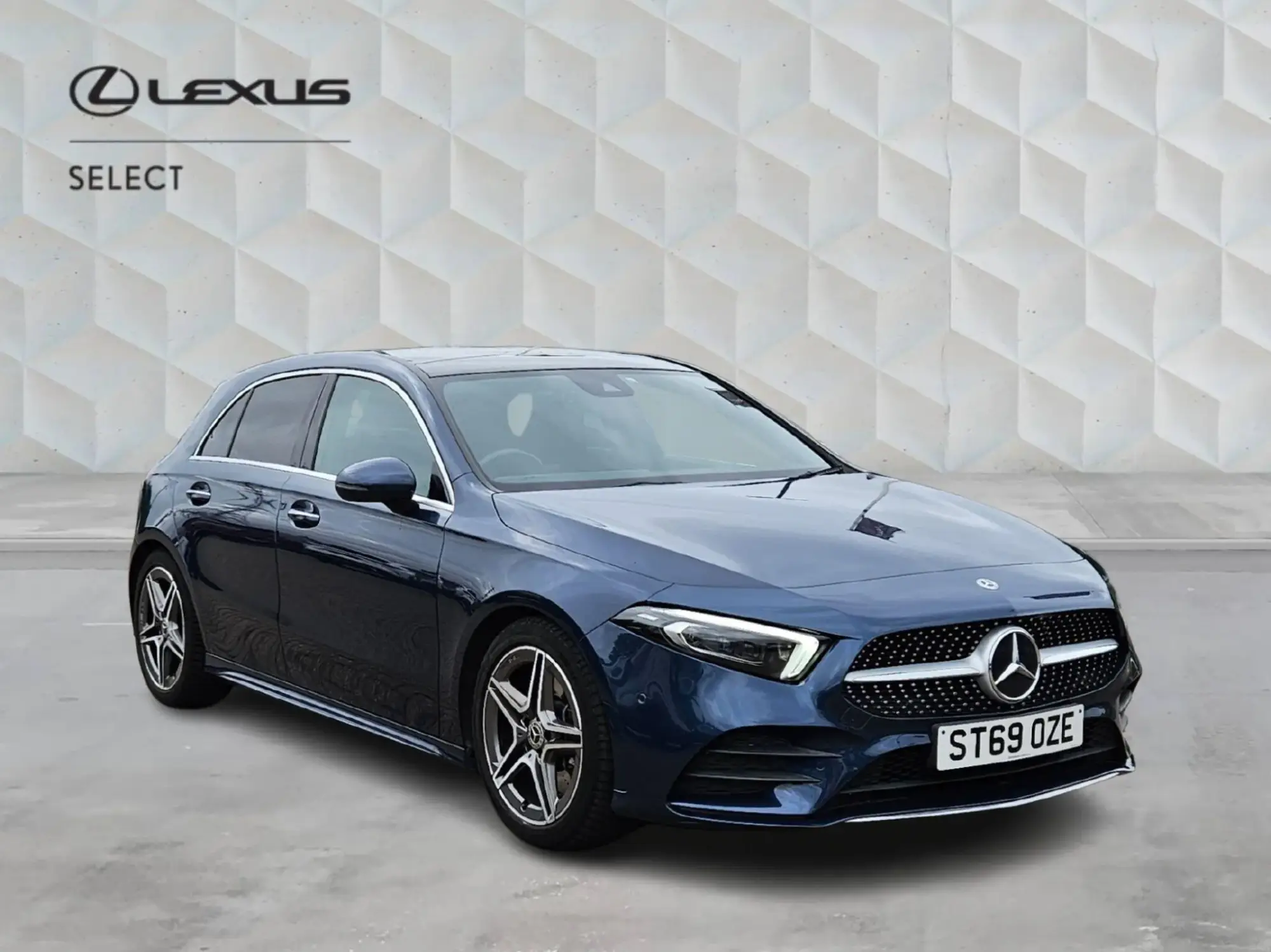 Mercedes-Benz A-Class 2.0 A250 AMG Line (Premium Plus 2) 7G-DCT Euro 6 (s/s) 5dr ST69OZE Image 1