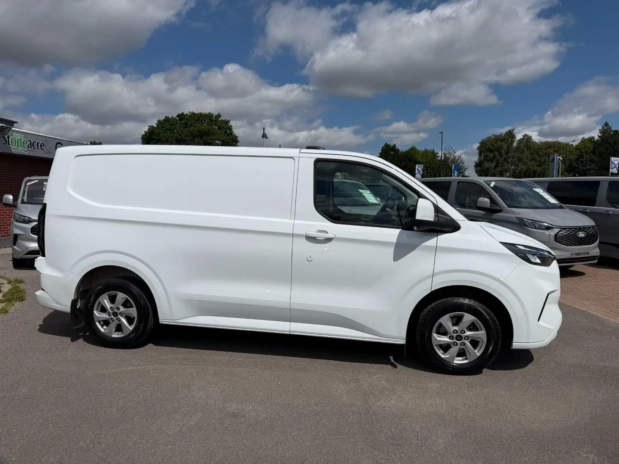 Ford Transit Custom 2.0 280 EcoBlue Limited L1 H1 Euro 6 (s/s) 5dr HN24AAJ Image 2