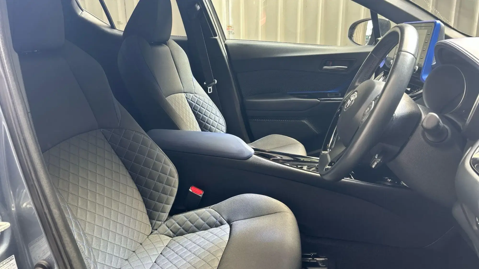 Toyota C-HR Self-Charging Hybrid Image 15 Toyota C-HR Self-Charging Hybrid Image 15