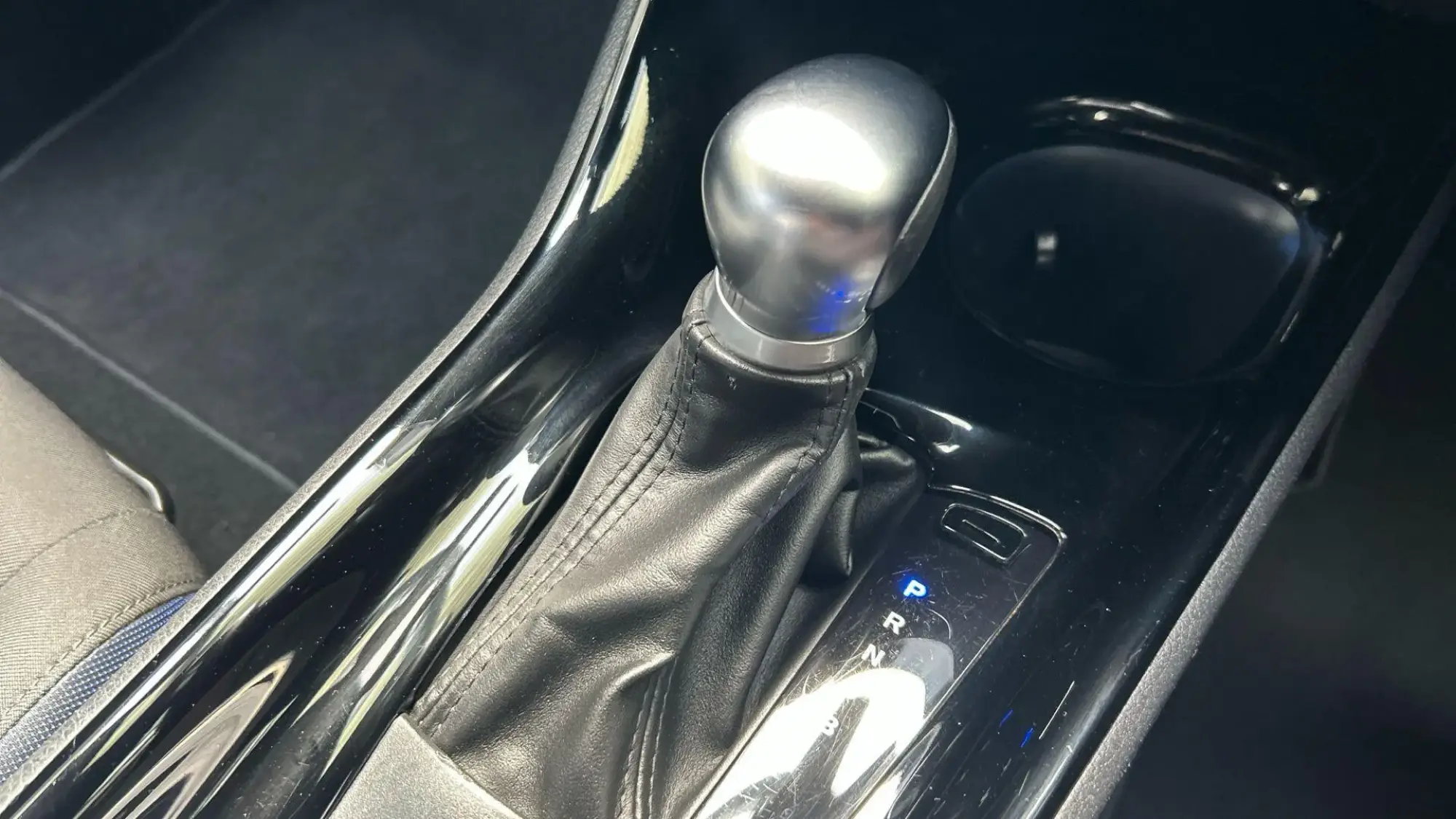 Toyota C-HR Self-Charging Hybrid Image 34 Toyota C-HR Self-Charging Hybrid Image 34