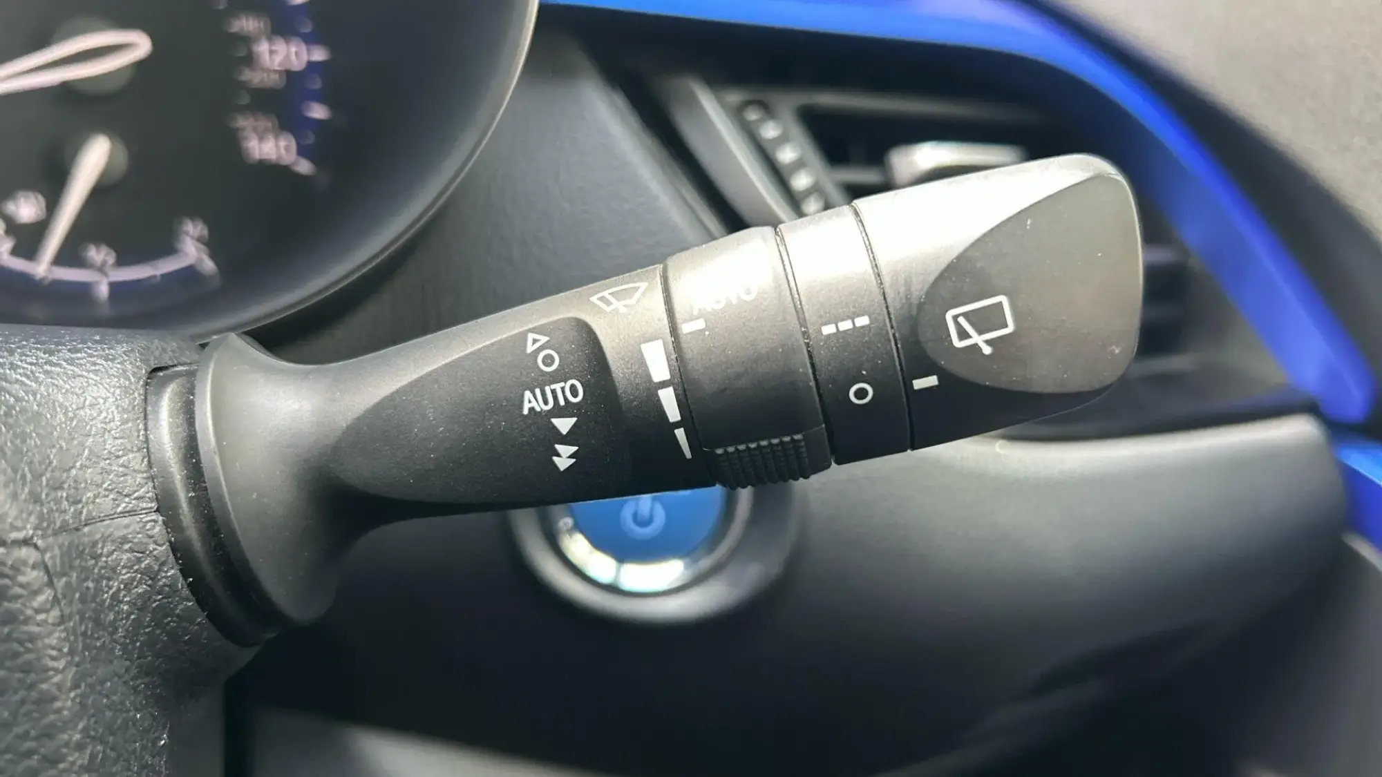 Toyota C-HR Self-Charging Hybrid Image 38 Toyota C-HR Self-Charging Hybrid Image 38
