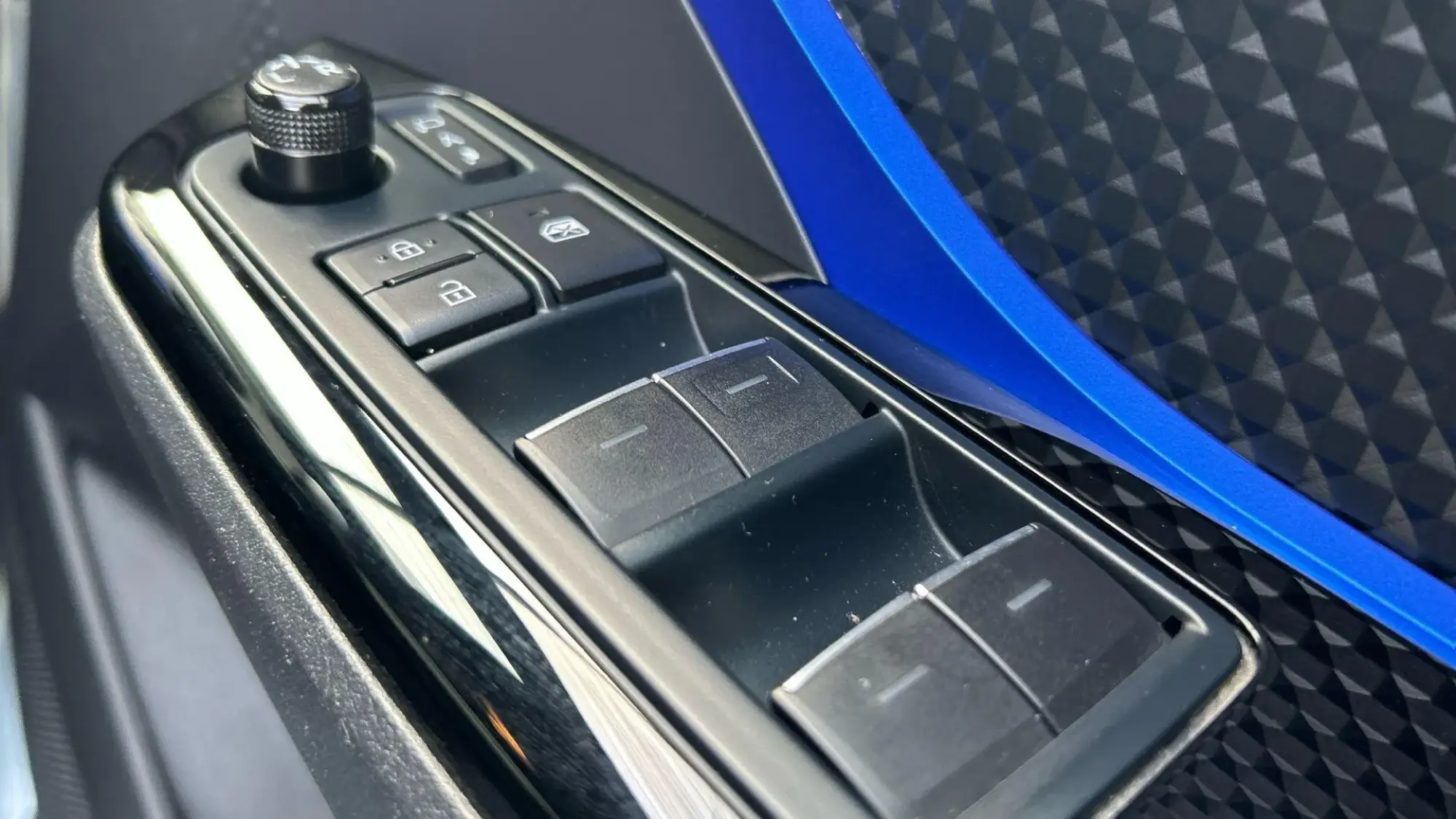 Toyota C-HR Self-Charging Hybrid Image 39 Toyota C-HR Self-Charging Hybrid Image 39