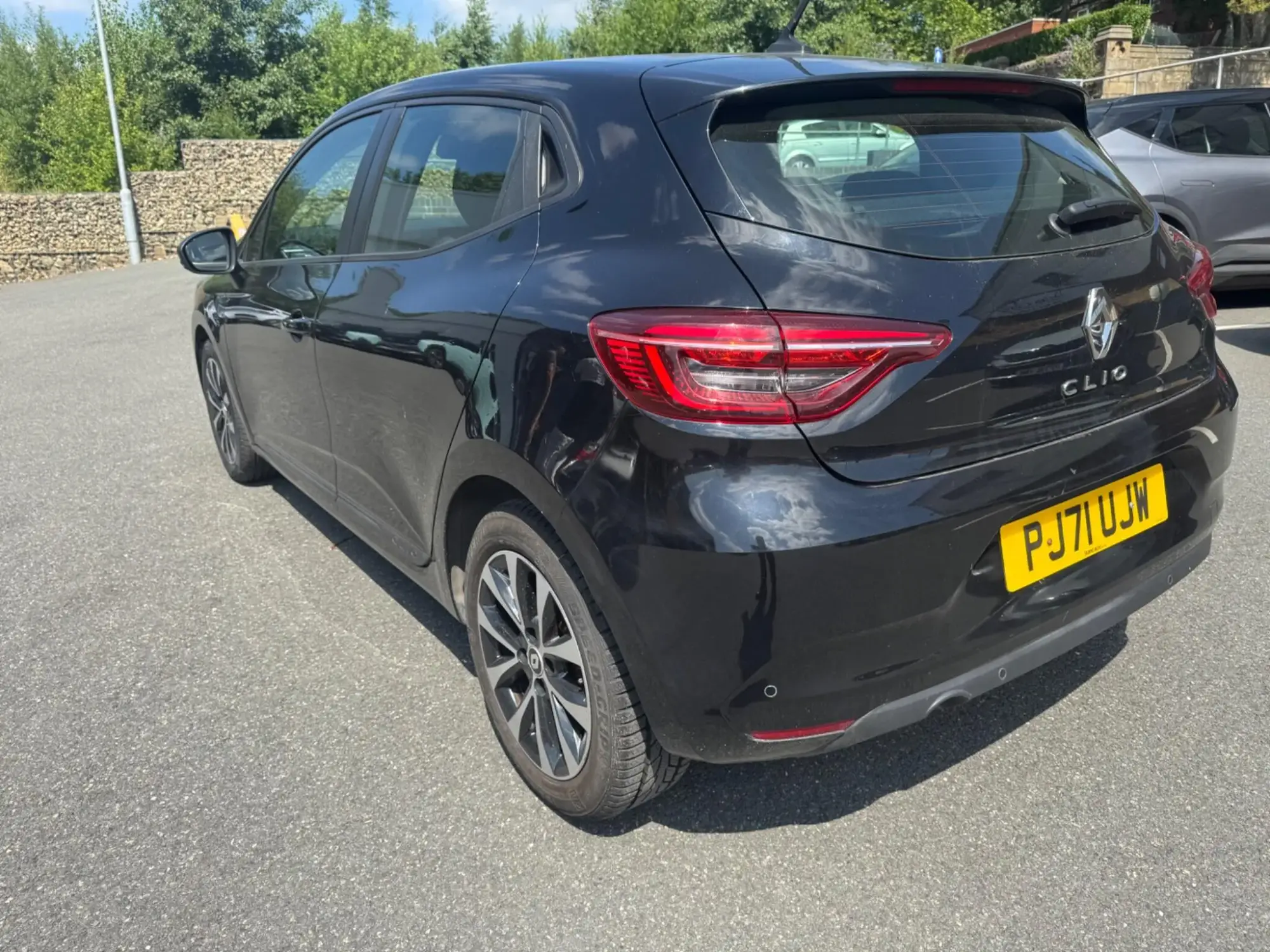 Renault Clio Iconic TCe 90 MY21.5 PJ71UJW Image 3