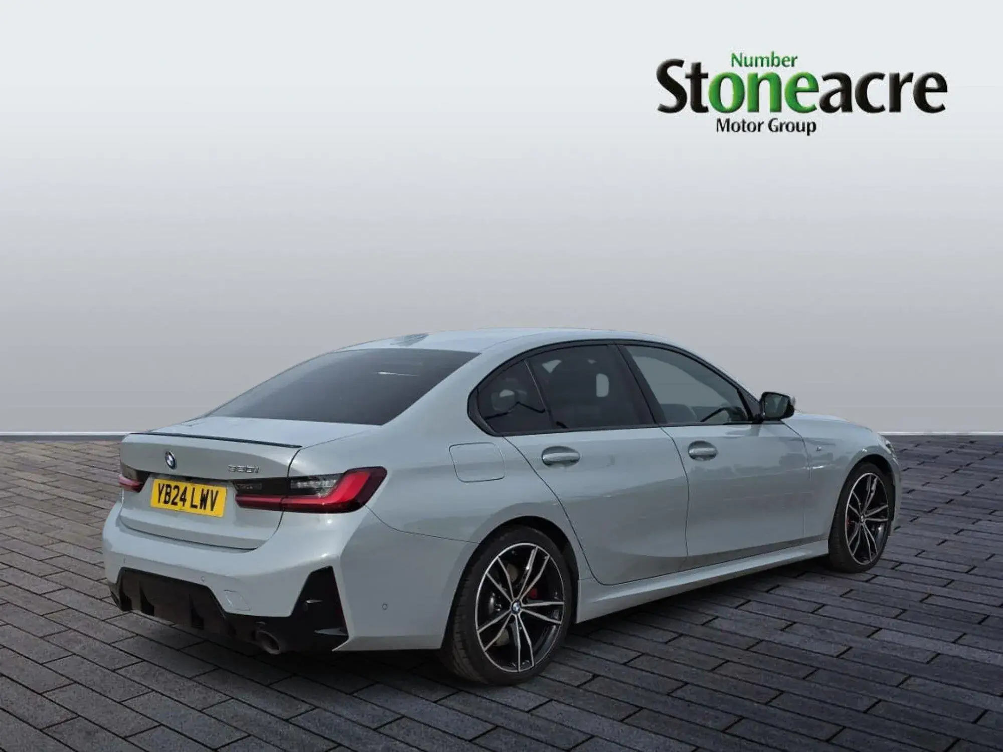 BMW 3 Series 2.0 320i M Sport Auto Euro 6 (s/s) 4dr YB24LWV Image 3