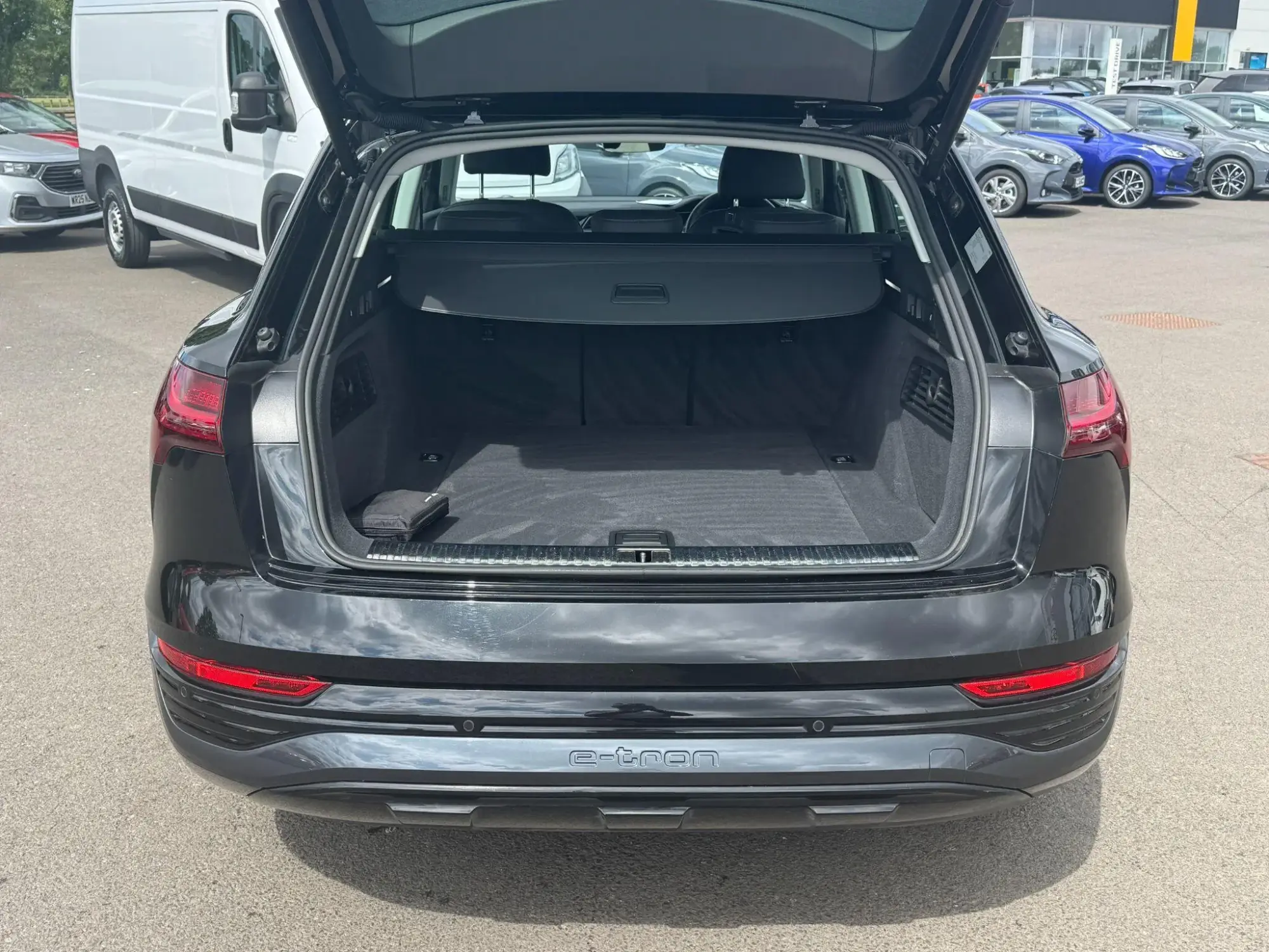 Audi Q8 e-tron Image 10 Audi Q8 e-tron Image 10