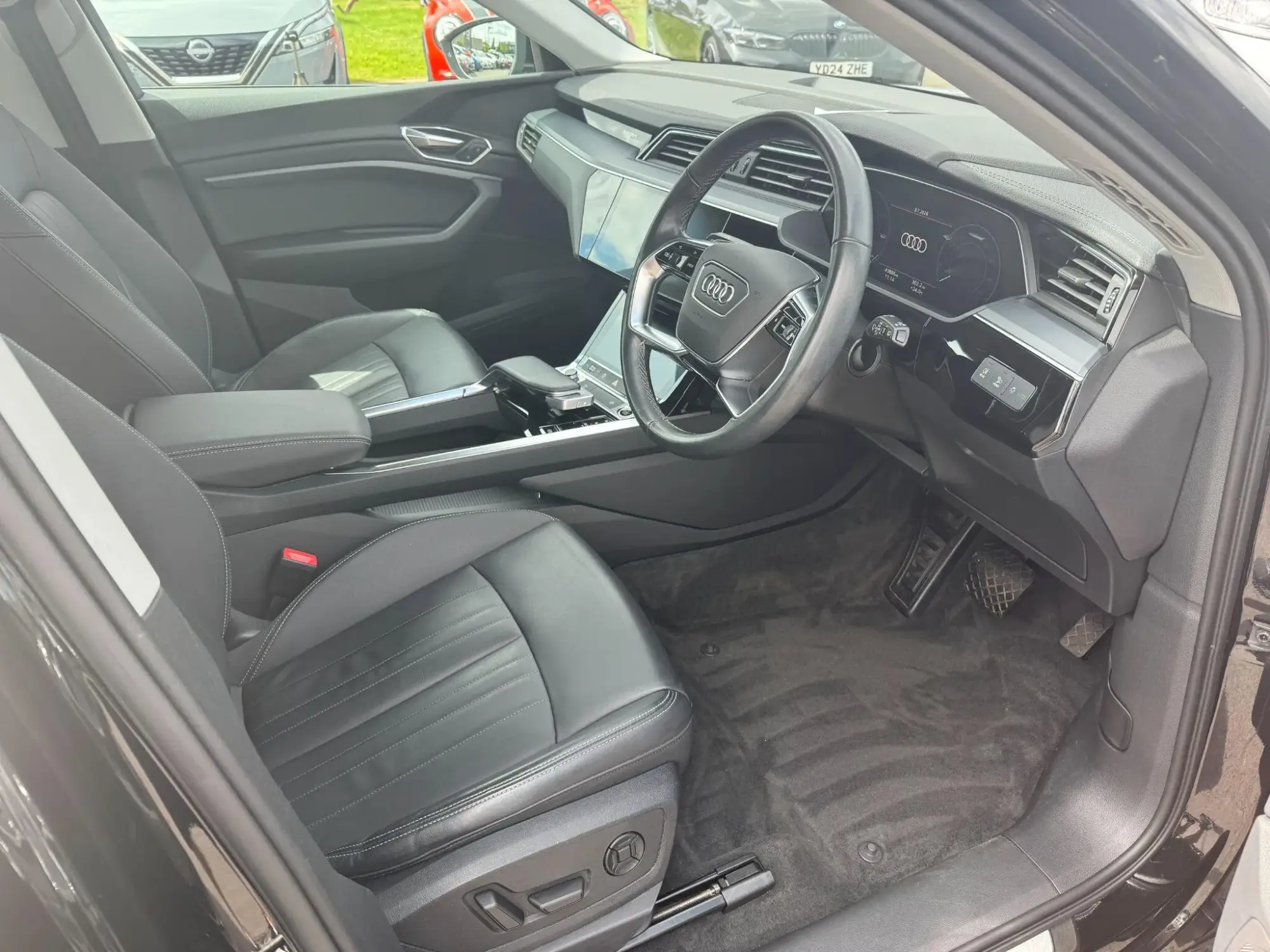 Audi Q8 e-tron Image 11 Audi Q8 e-tron Image 11