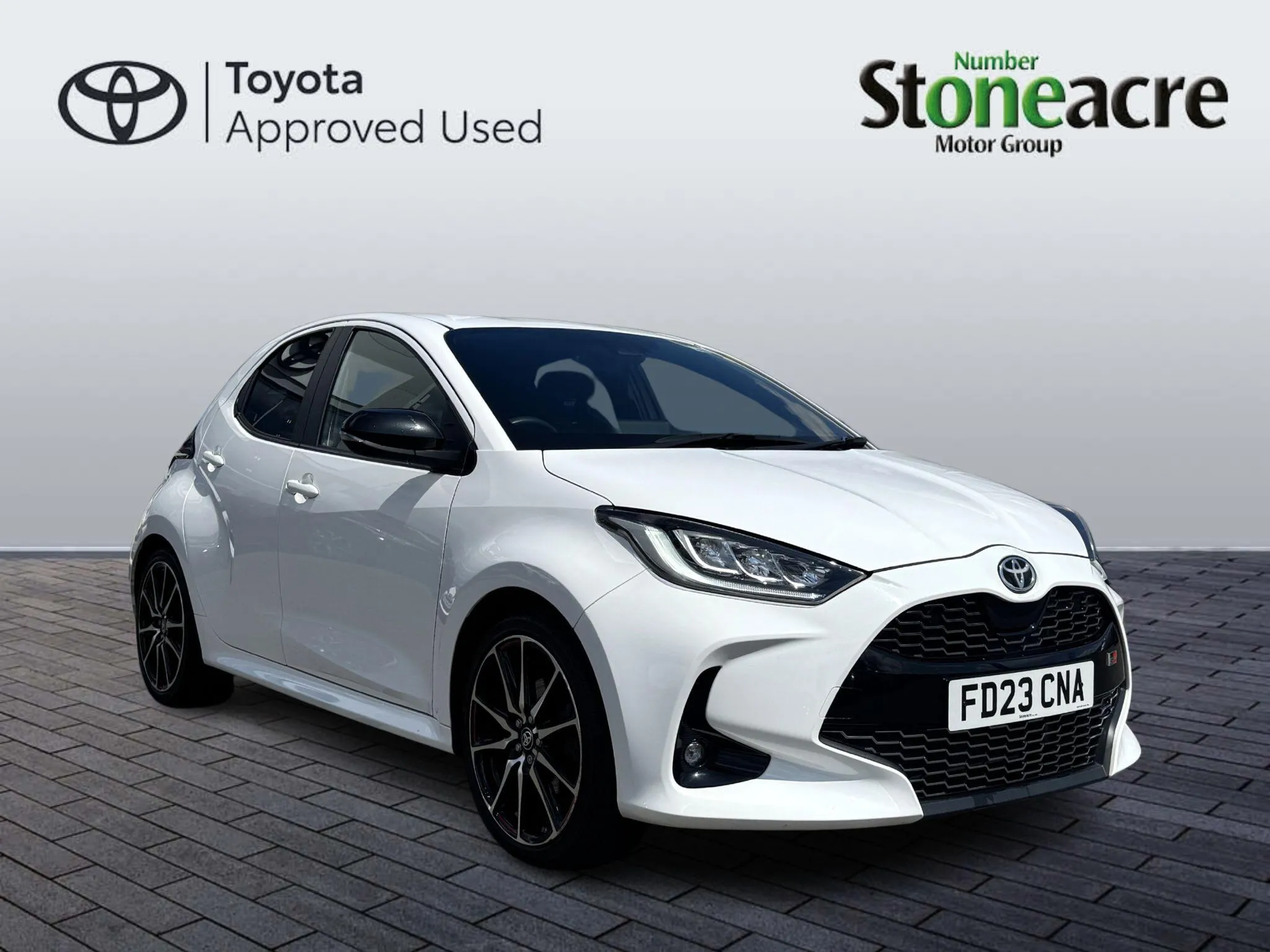 Toyota Yaris dealer public-web source image