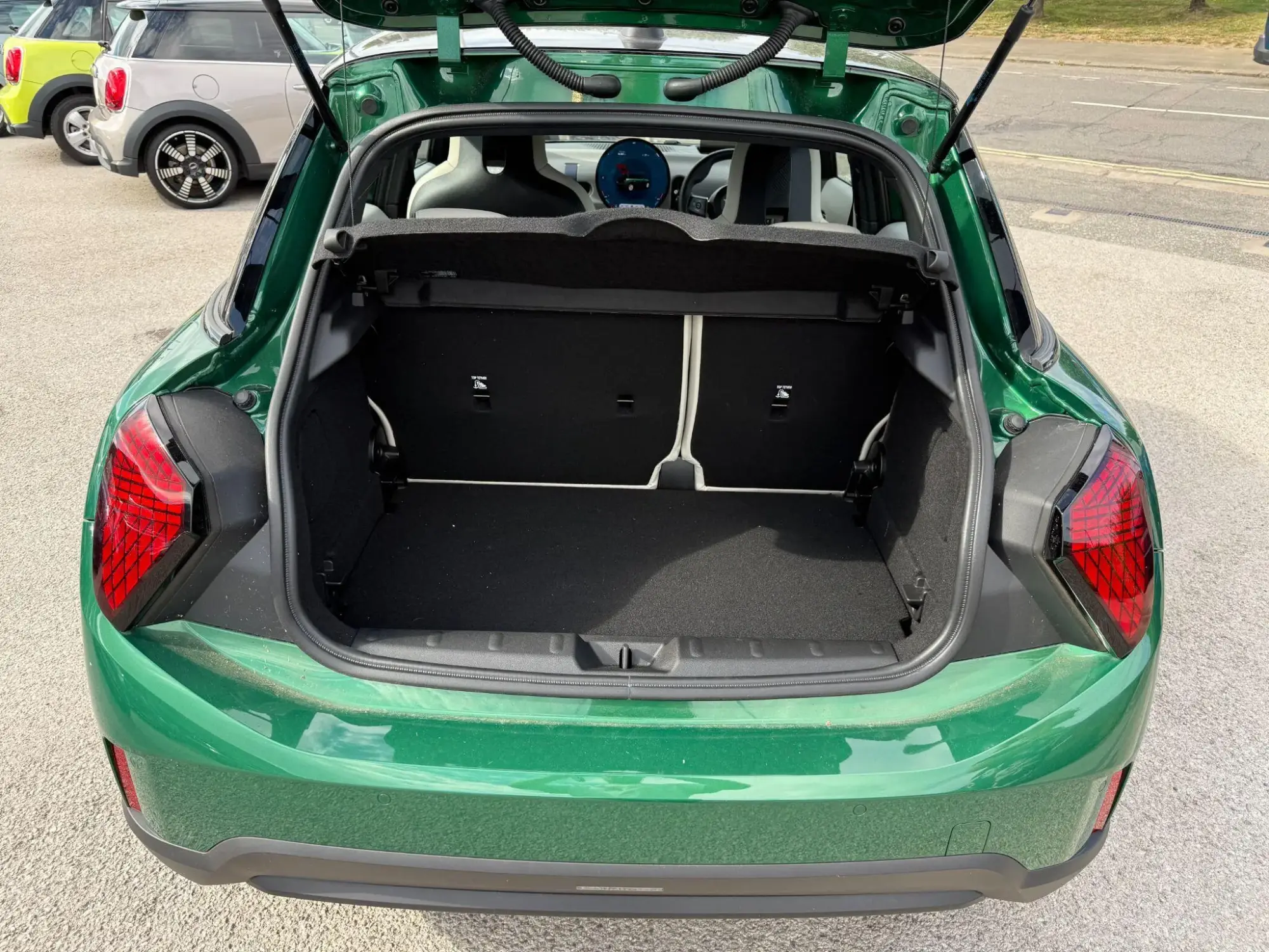 MINI Cooper Image 21