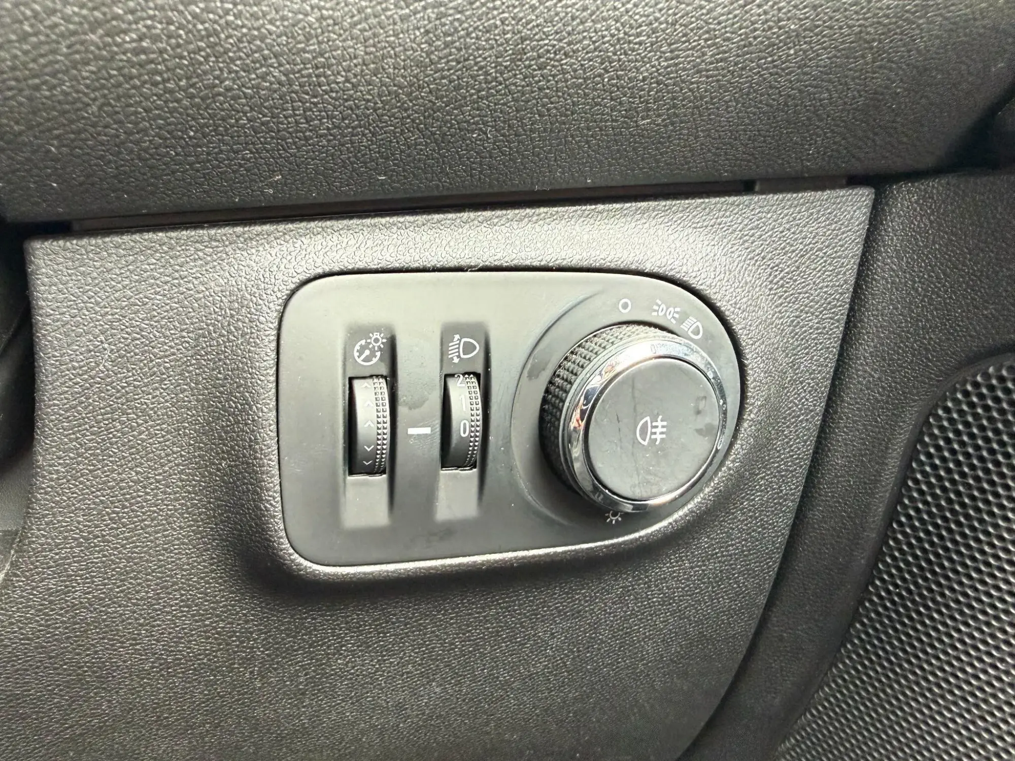 Vauxhall Adam Image 14 Vauxhall Adam Image 14
